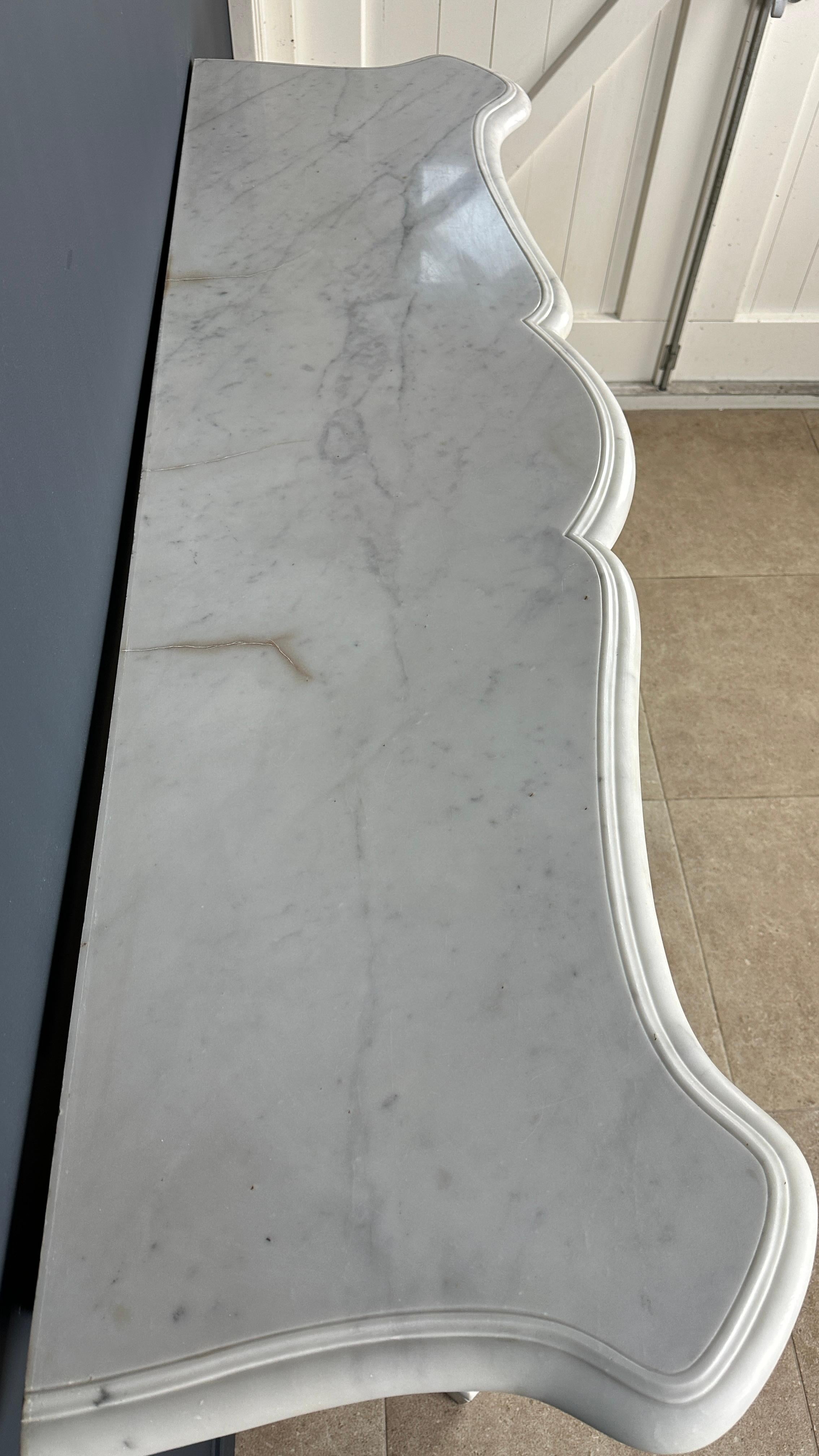 Einzigartiger, detailreicher antiker Muschelkamin im Angebot 1