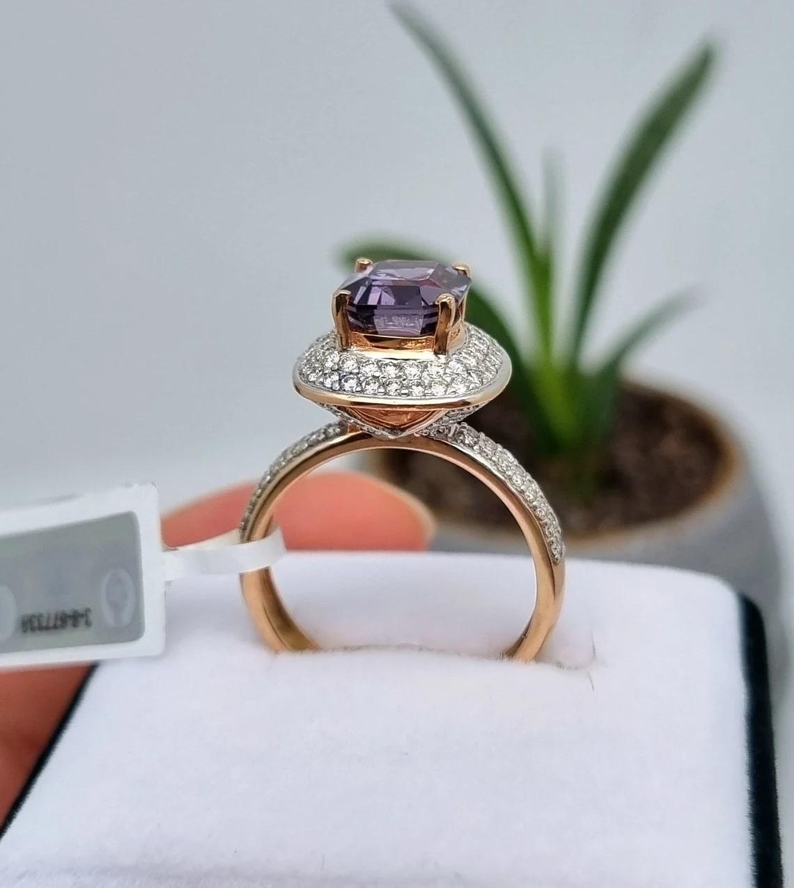 Art nouveau Bague unique avec diamants naturels de 3,77 carats et spinelle,  Or rose 14 carats, 9 États-Unis en vente