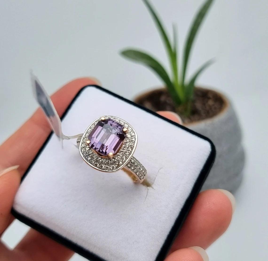 Bague unique avec diamants naturels de 3,77 carats et spinelle,  Or rose 14 carats, 9 États-Unis Neuf - En vente à Daugavpils, LV