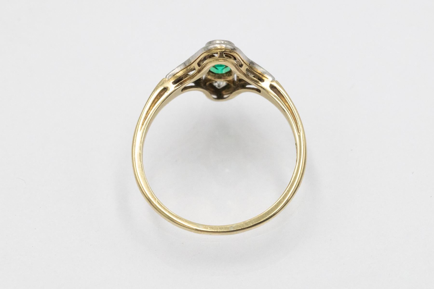Unique ring with emerald and diamonds, first half of the 20th century. In Good Condition For Sale In Chorzów, PL