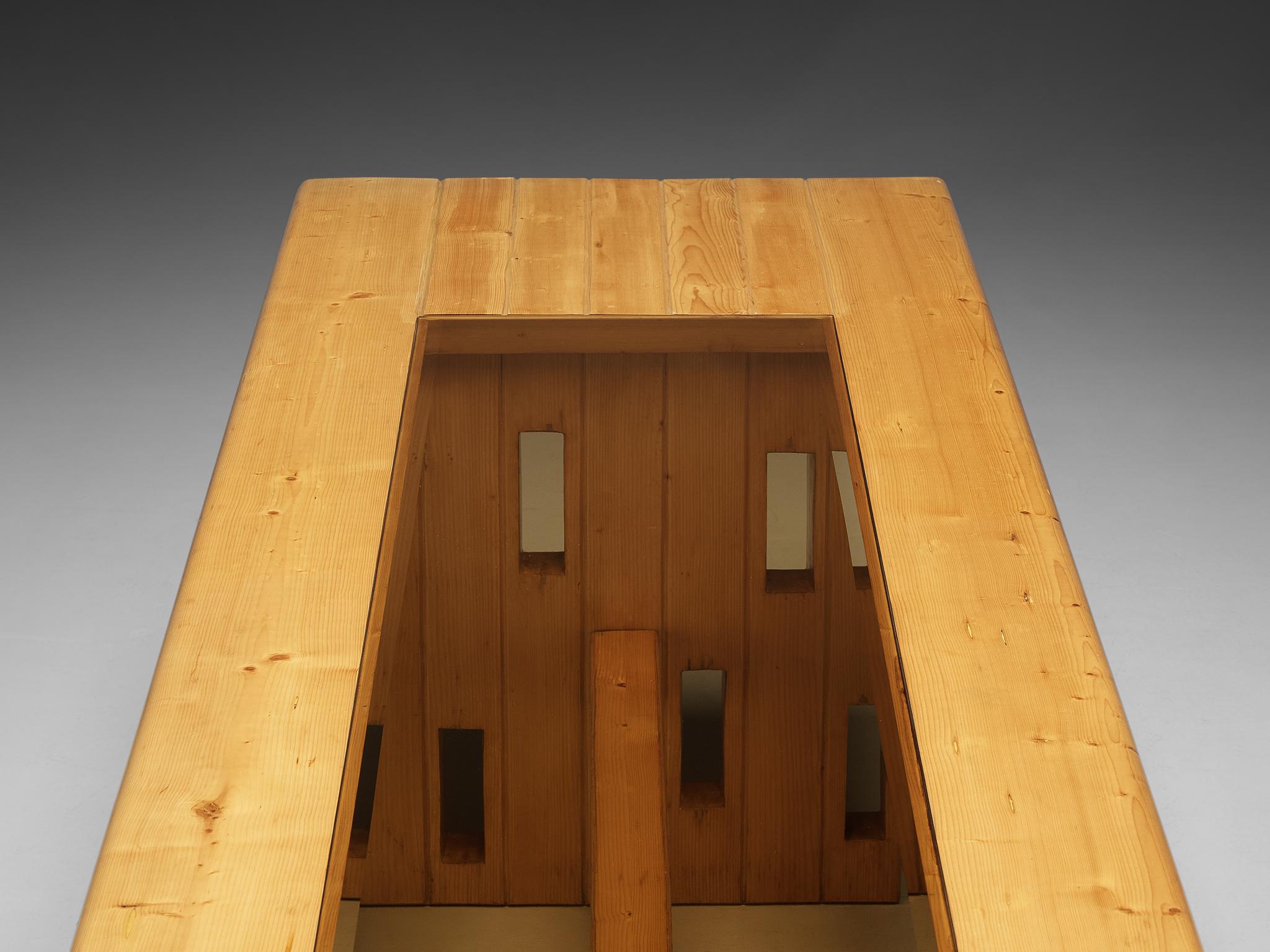 Unique Robust Italian Dining Table in Pine with Geometric Base For Sale 2
