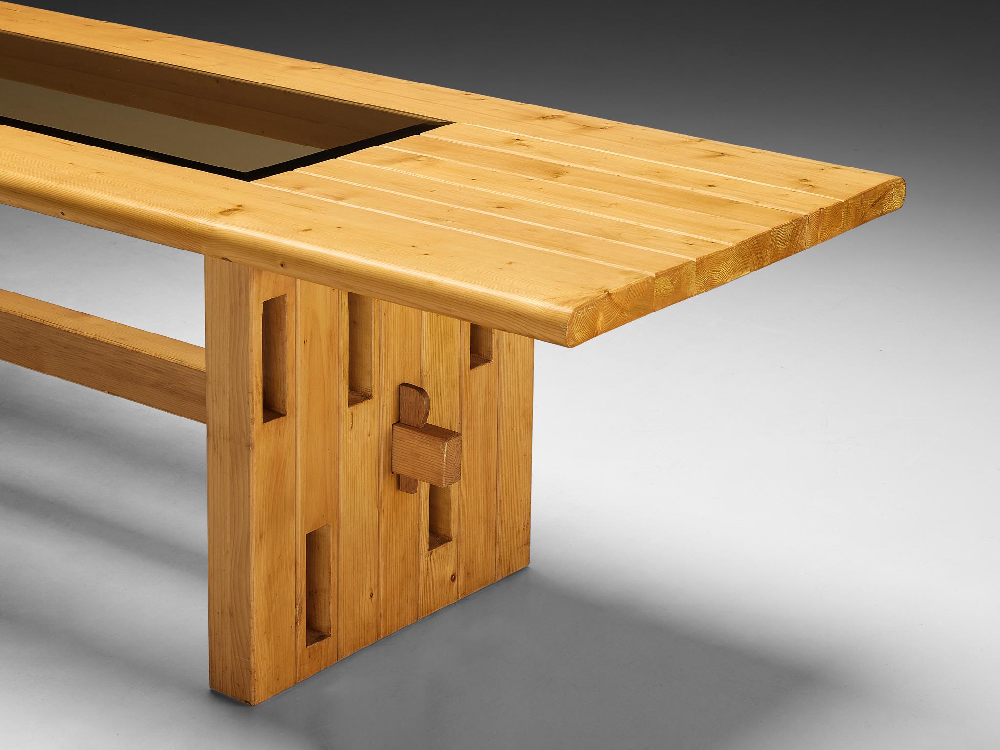 Unique Robust Italian Dining Table in Pine with Geometric Base For Sale 4
