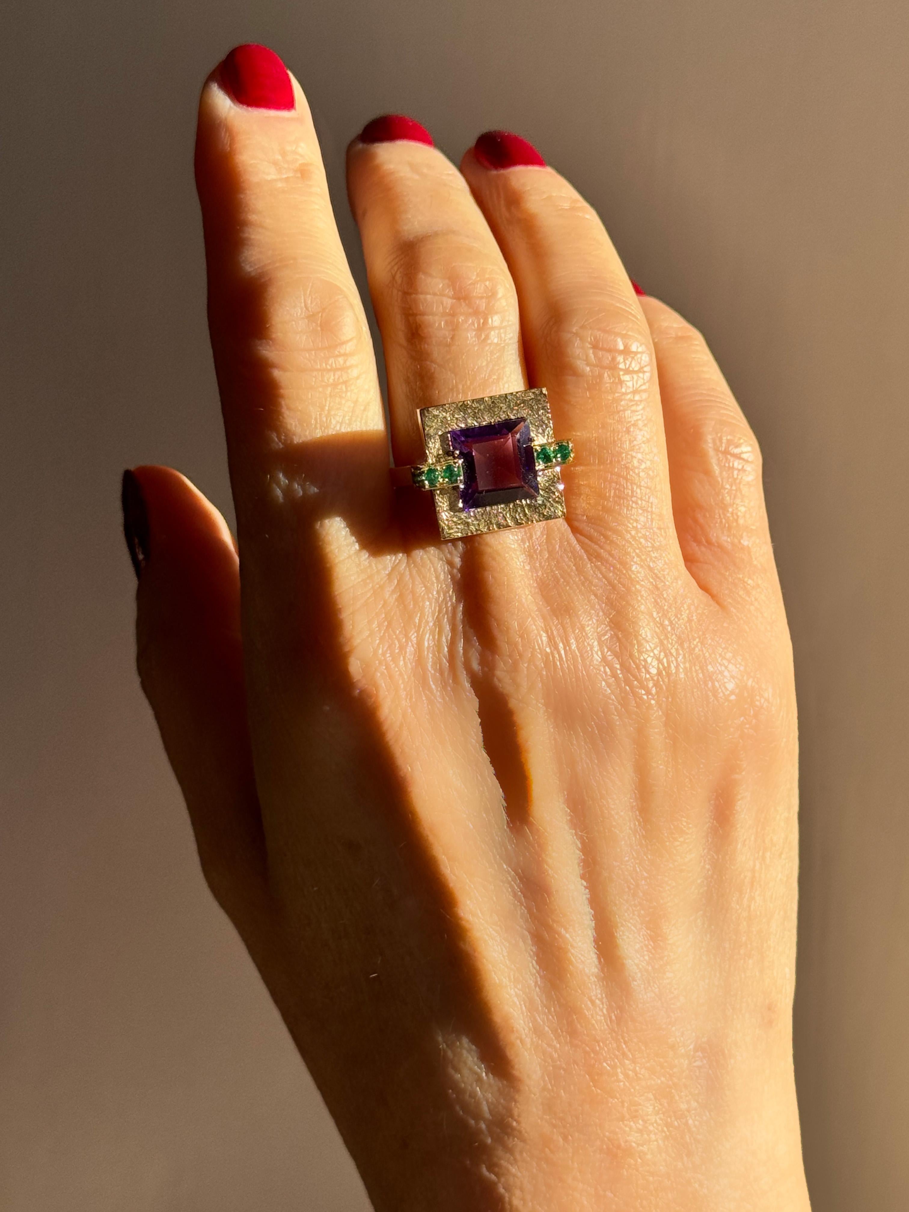Unique Rossella Ugolini 18k Yellow Gold Amethyst Emeralds Cocktail Design Ring For Sale 5