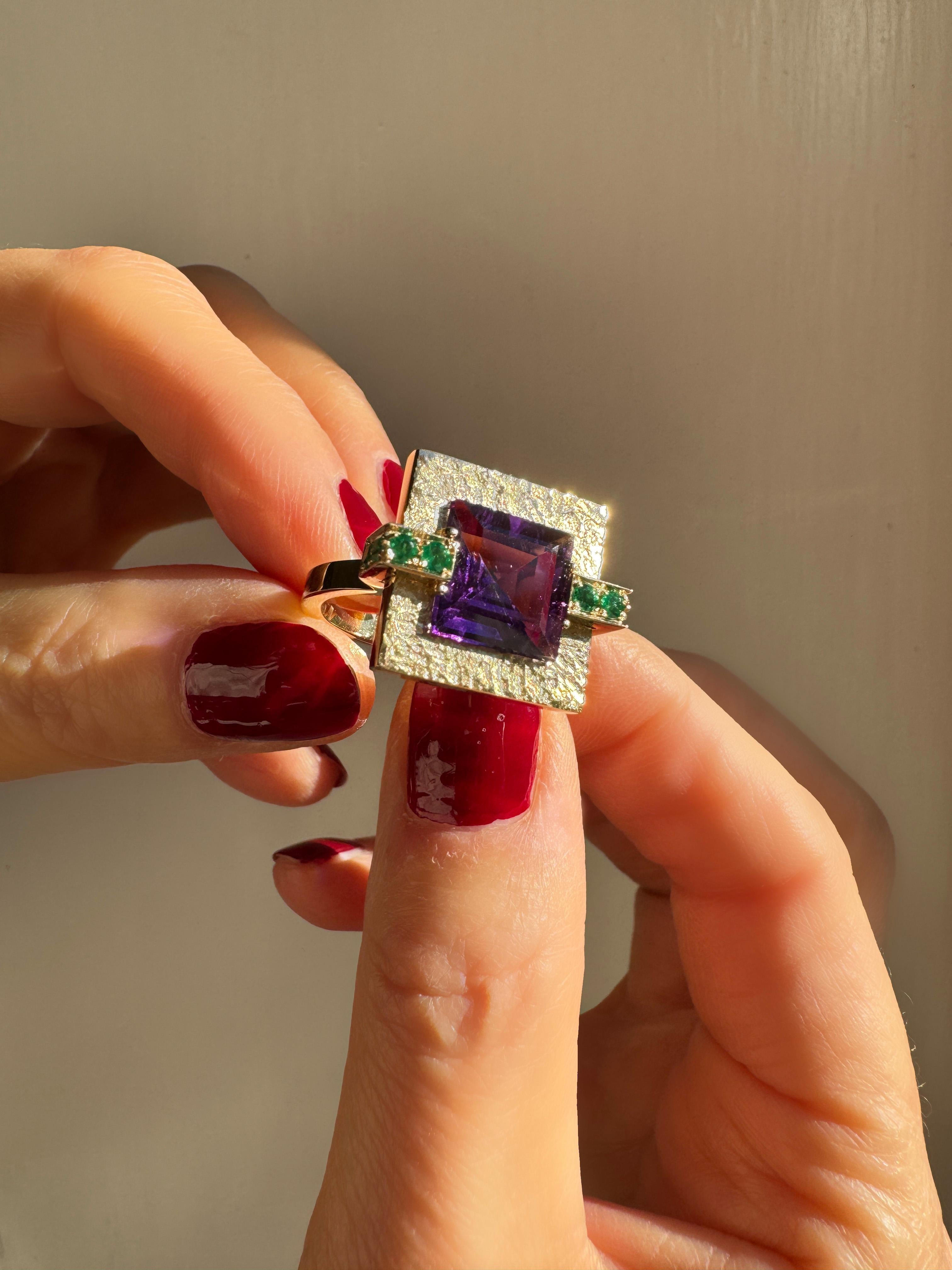Unique Rossella Ugolini 18k Yellow Gold Amethyst Emeralds Cocktail Design Ring For Sale 9