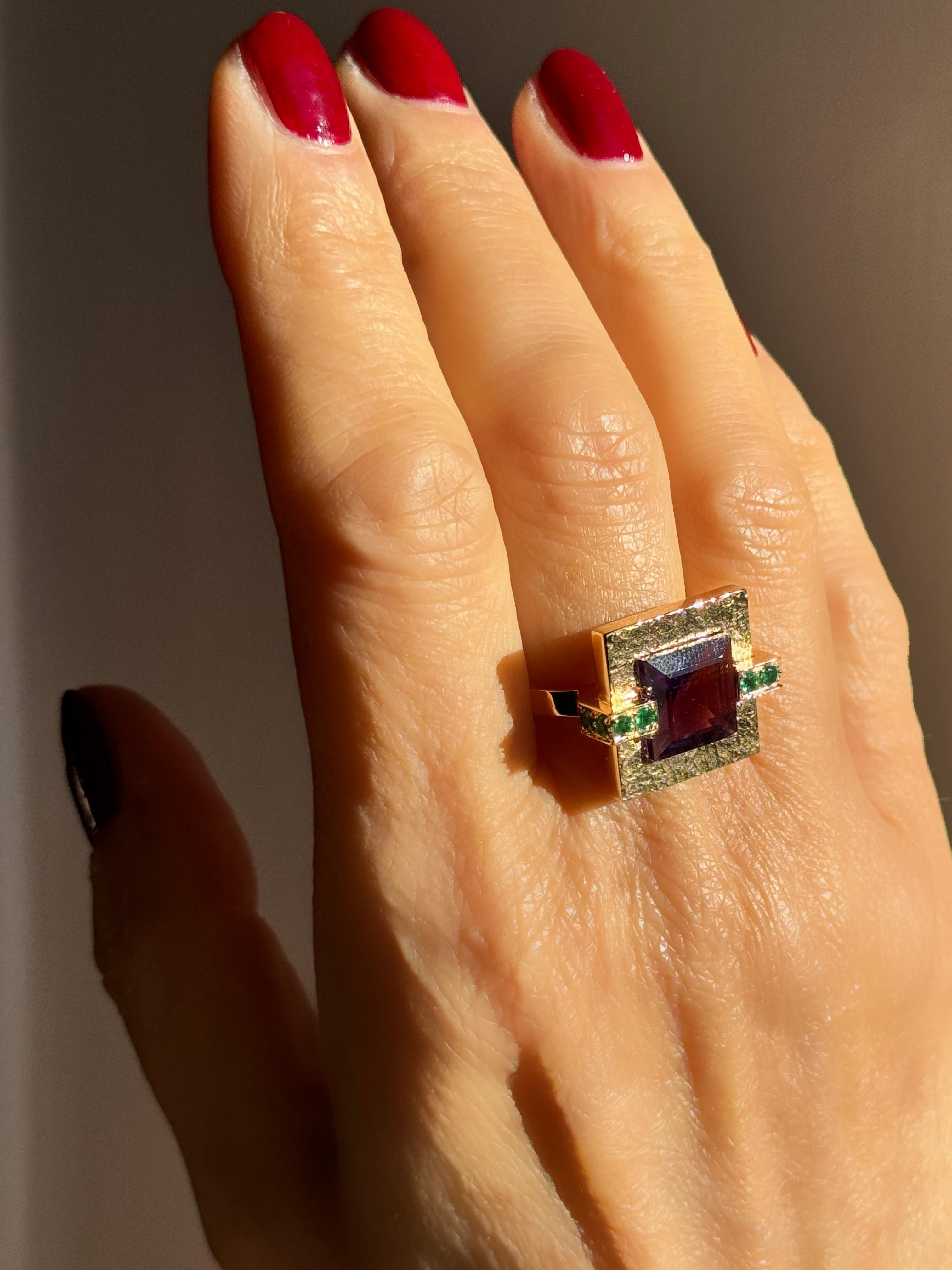 Art Deco Unique Rossella Ugolini 18k Yellow Gold Amethyst Emeralds Cocktail Design Ring For Sale