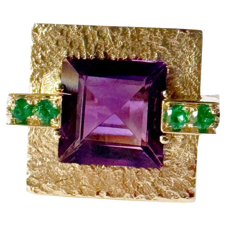 Unique Rossella Ugolini 18k Yellow Gold Amethyst Emeralds Cocktail Design Ring
