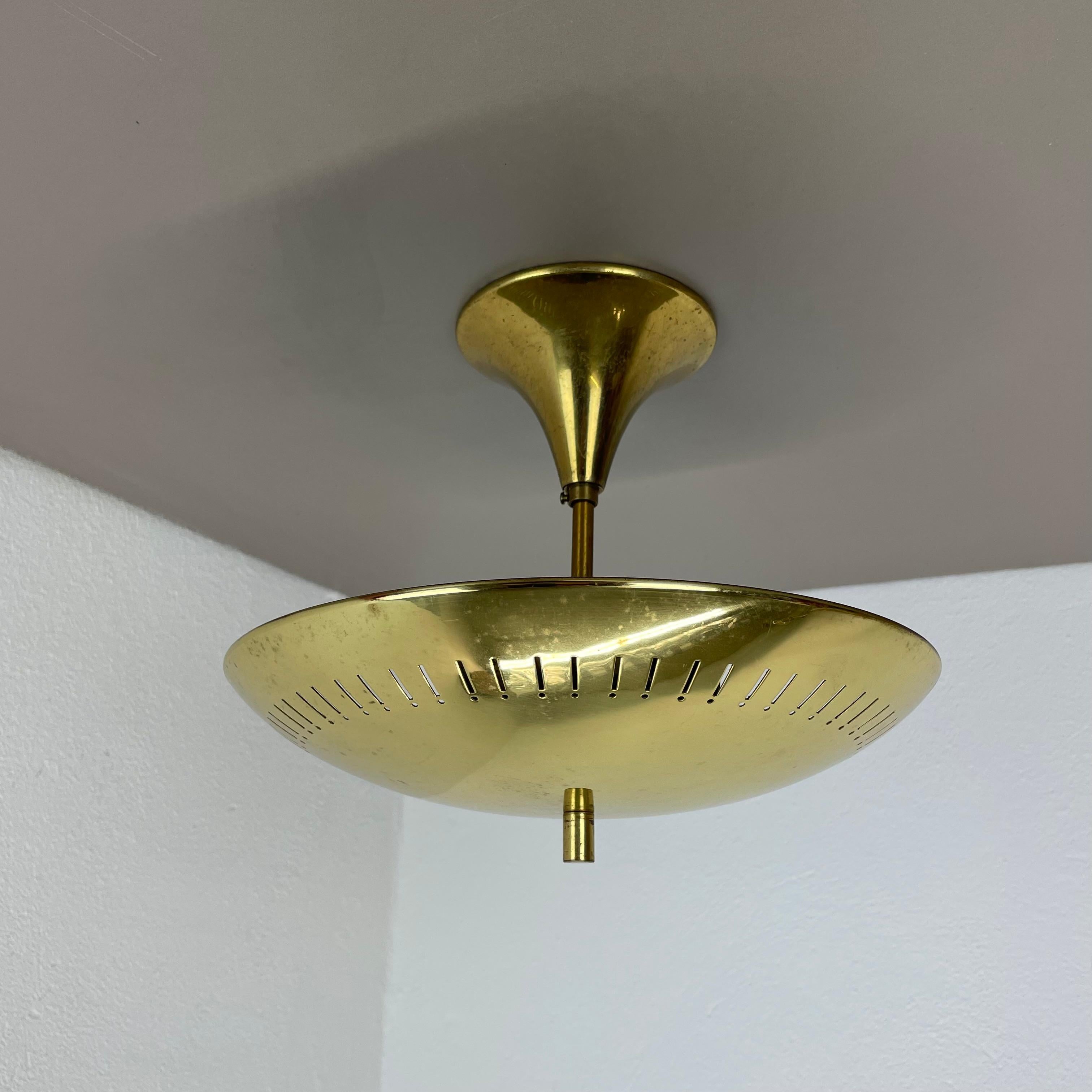 Mid-Century Modern unique round  Brass Gino Sarfatti Style Ceiling Light Flushmount, Italy 1950s For Sale