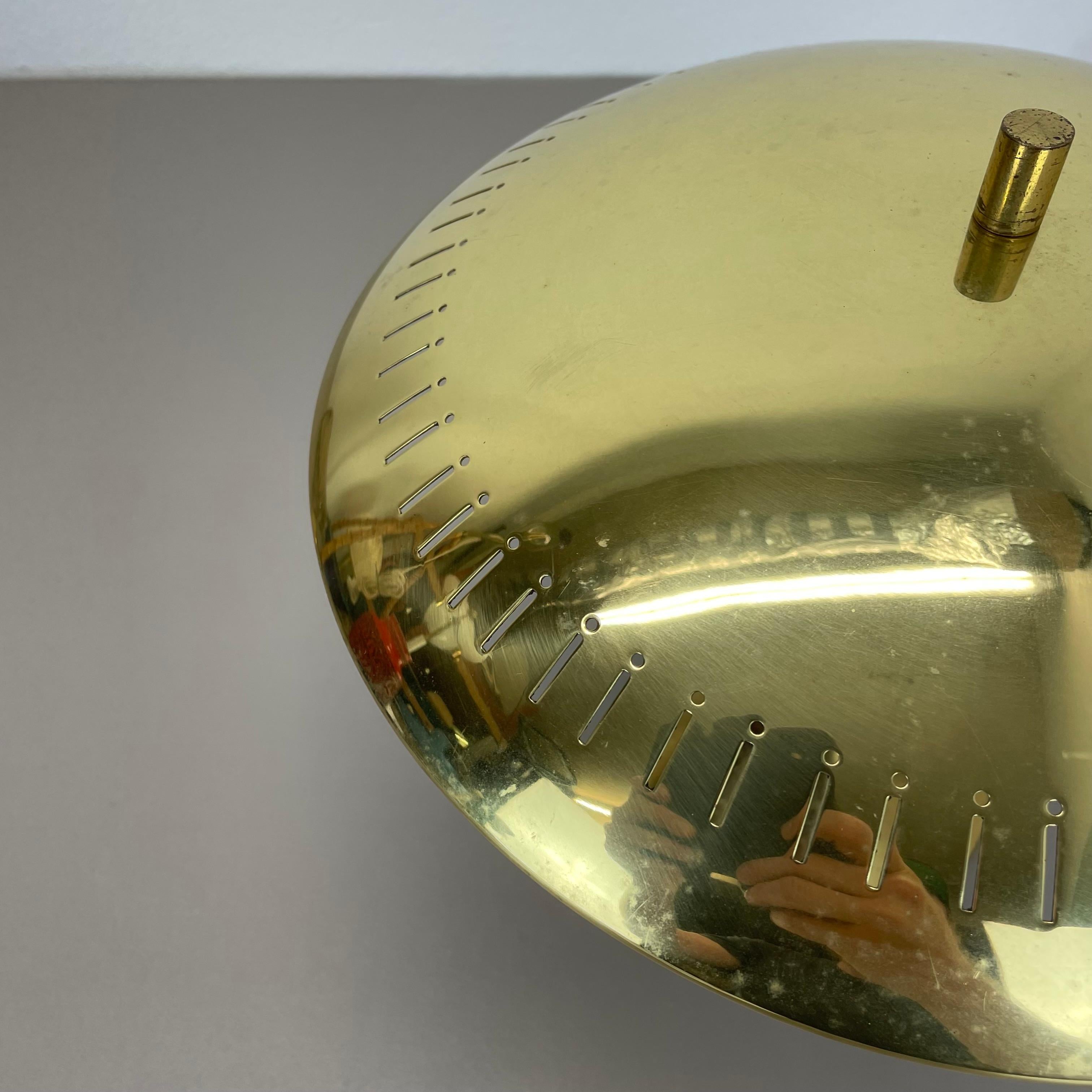 unique round  Brass Gino Sarfatti Style Ceiling Light Flushmount, Italy 1950s In Good Condition For Sale In Kirchlengern, DE