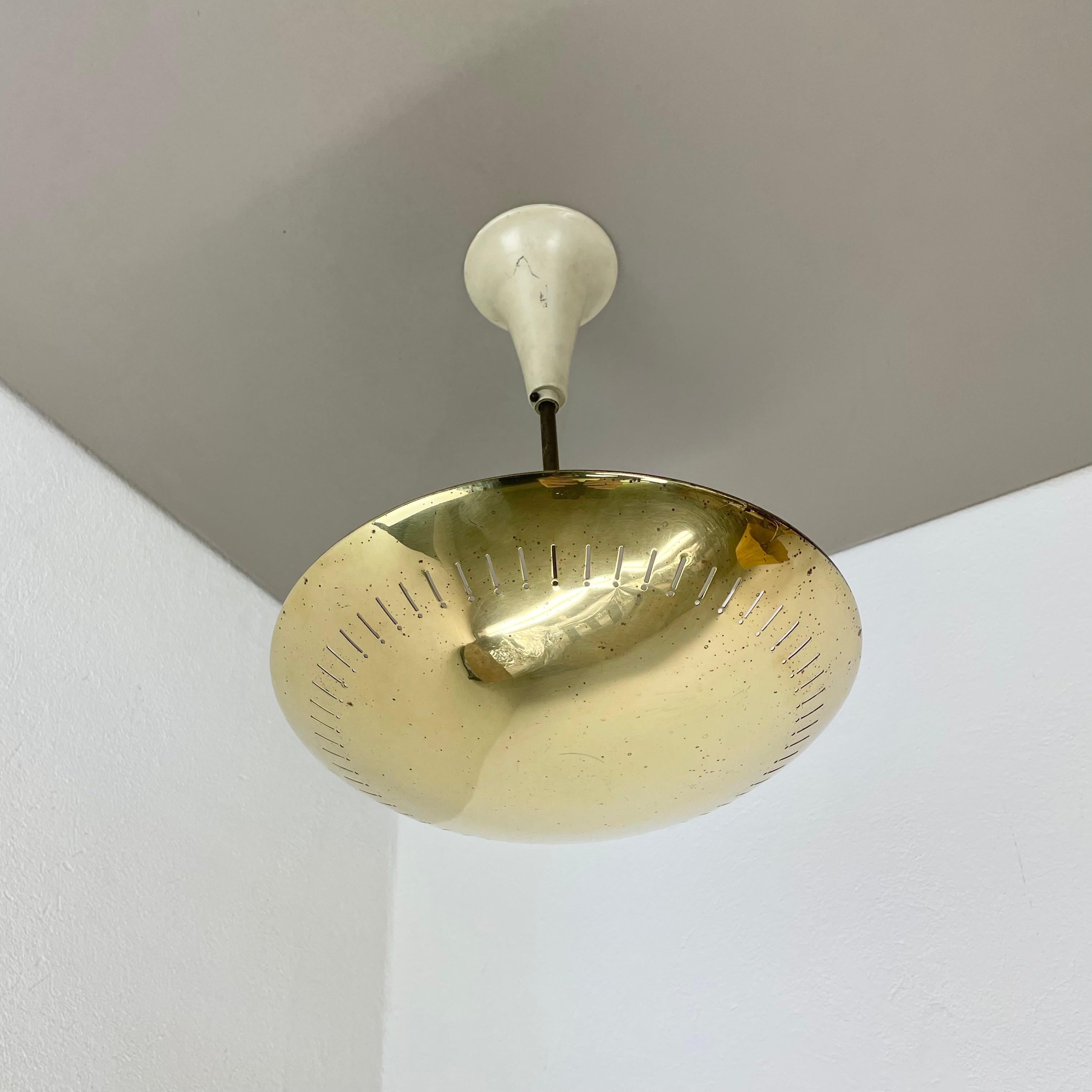 unique round  Brass Gino Sarfatti Style Ceiling Light Flushmount, Italy 1950s In Good Condition For Sale In Kirchlengern, DE