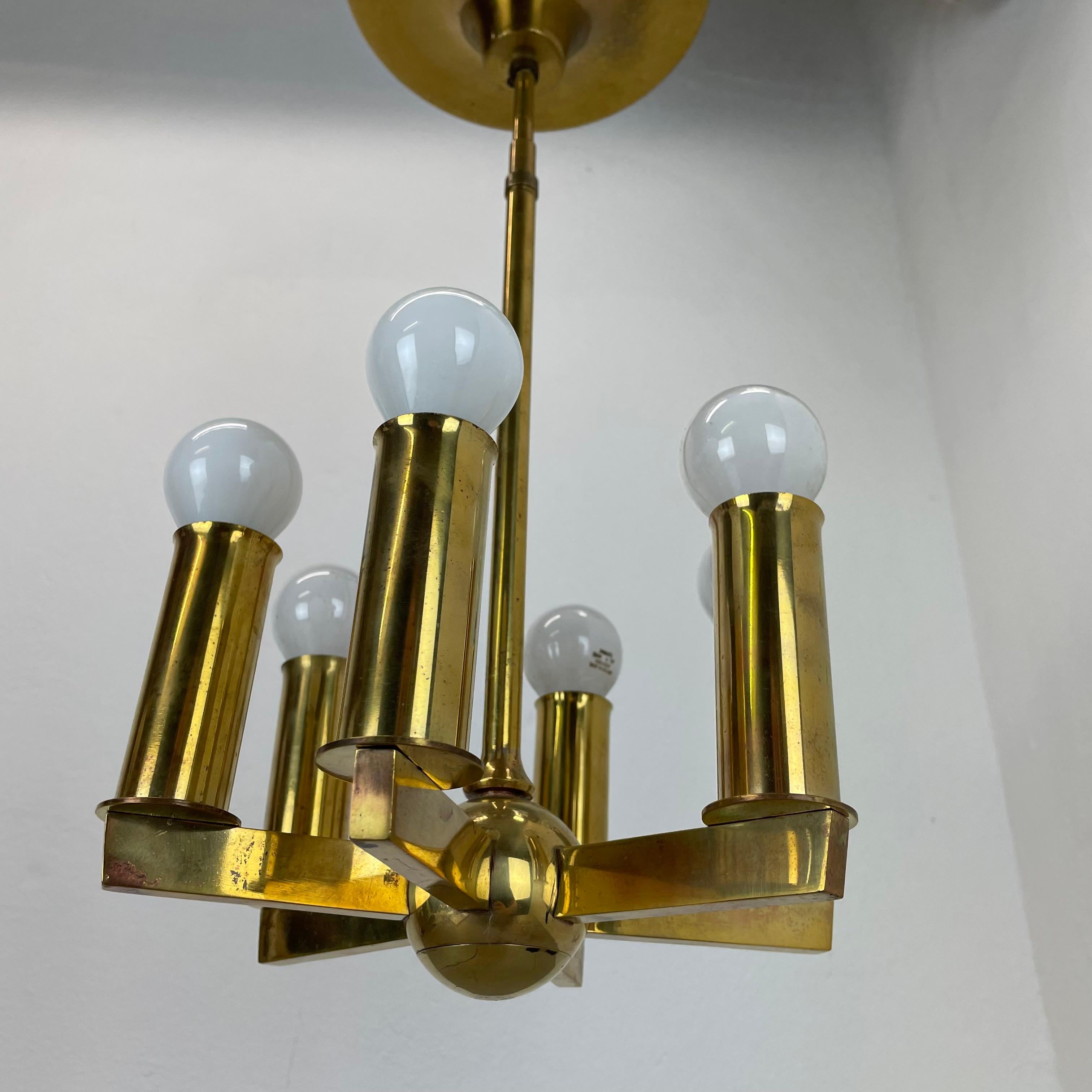 Candelabro redondo único de latón estilo Gino Sarfatti, Italia Años 50 en venta 4