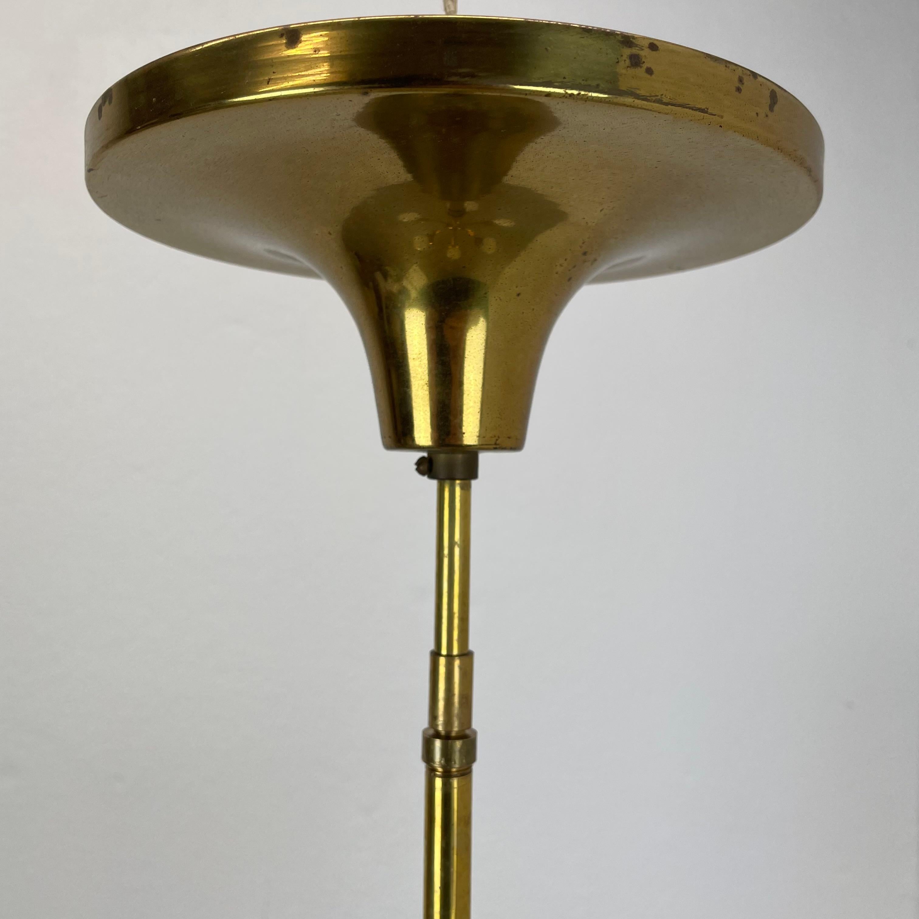 Candelabro redondo único de latón estilo Gino Sarfatti, Italia Años 50 en venta 10