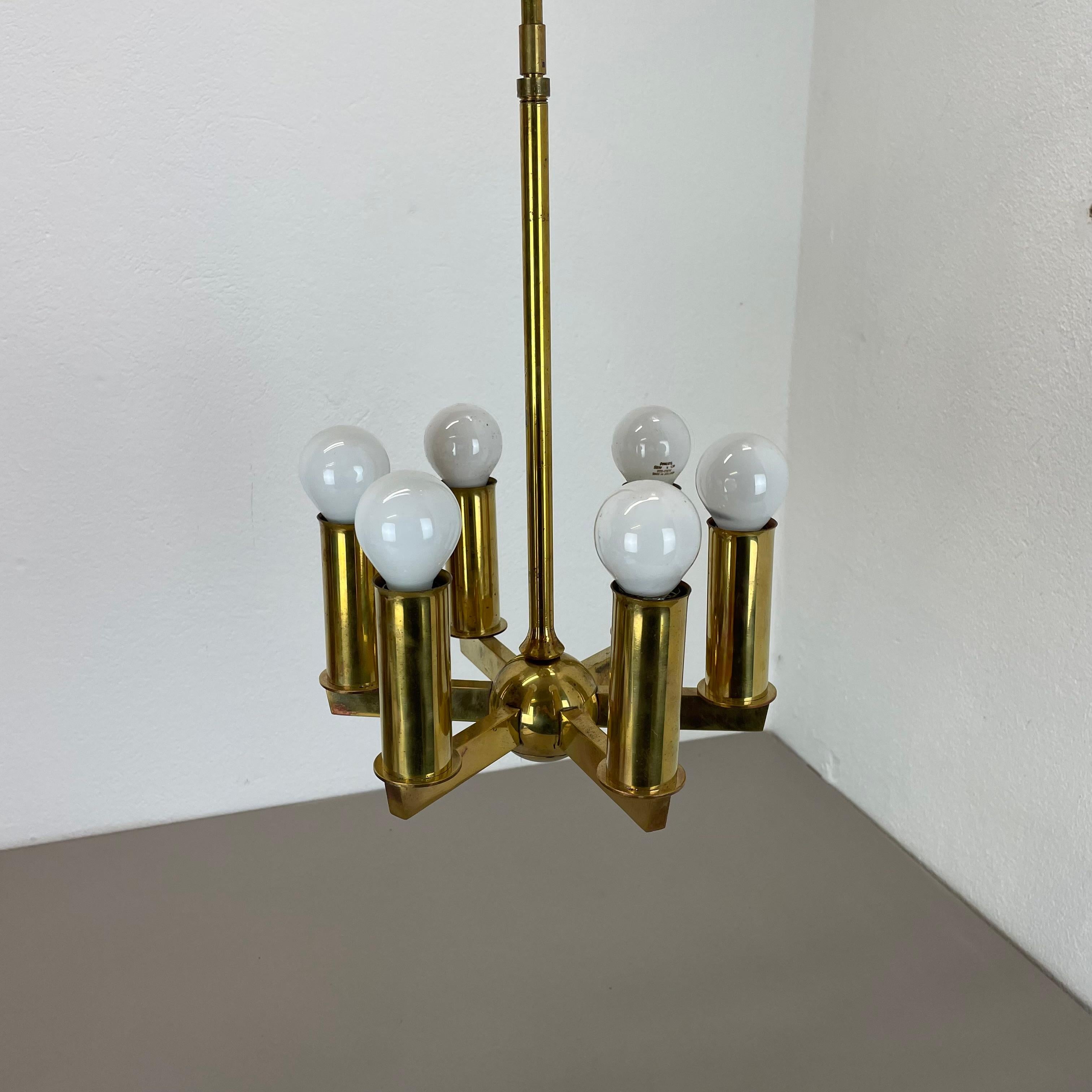 Candelabro redondo único de latón estilo Gino Sarfatti, Italia Años 50 en Bueno estado para la venta en Kirchlengern, DE
