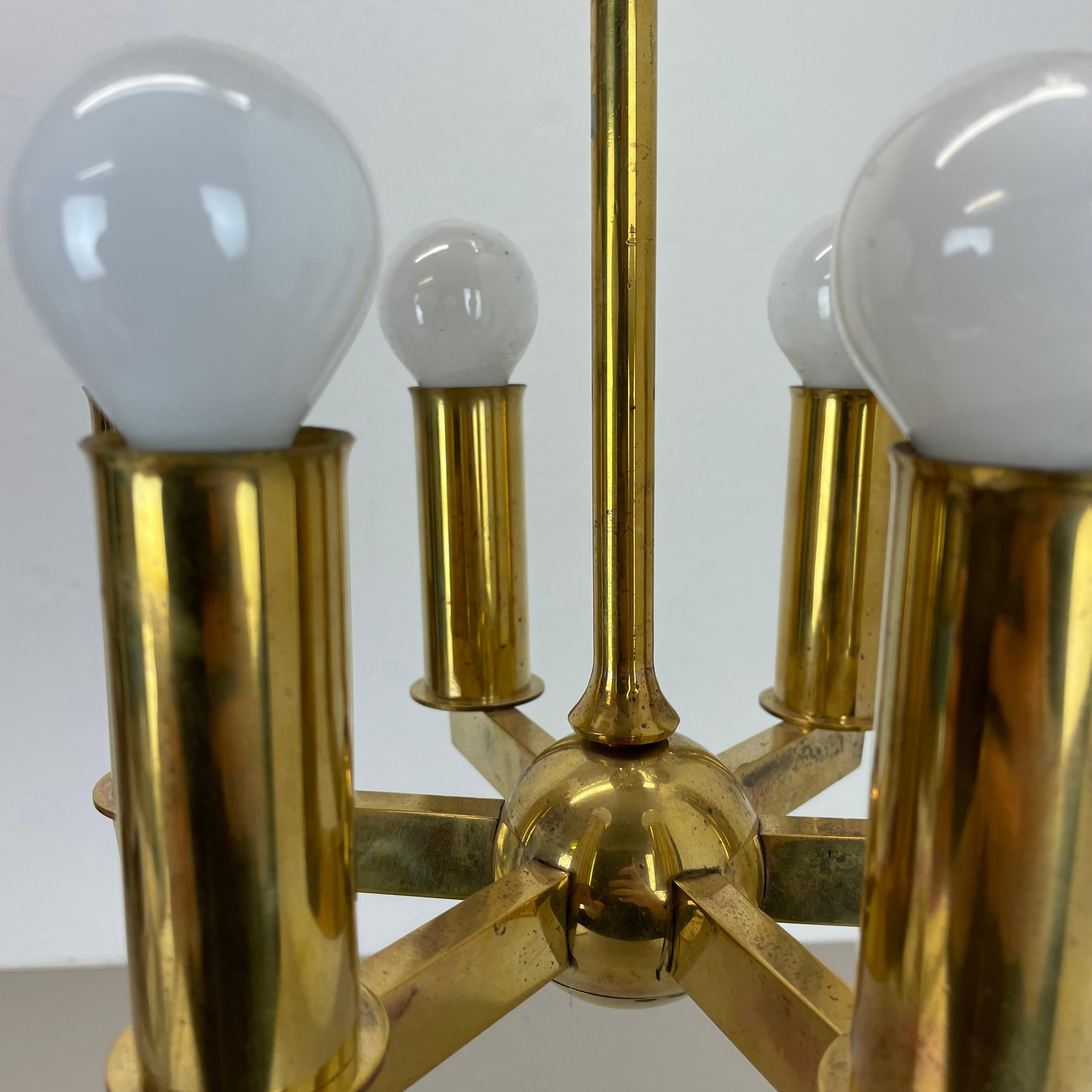 Candelabro redondo único de latón estilo Gino Sarfatti, Italia Años 50 en venta 1