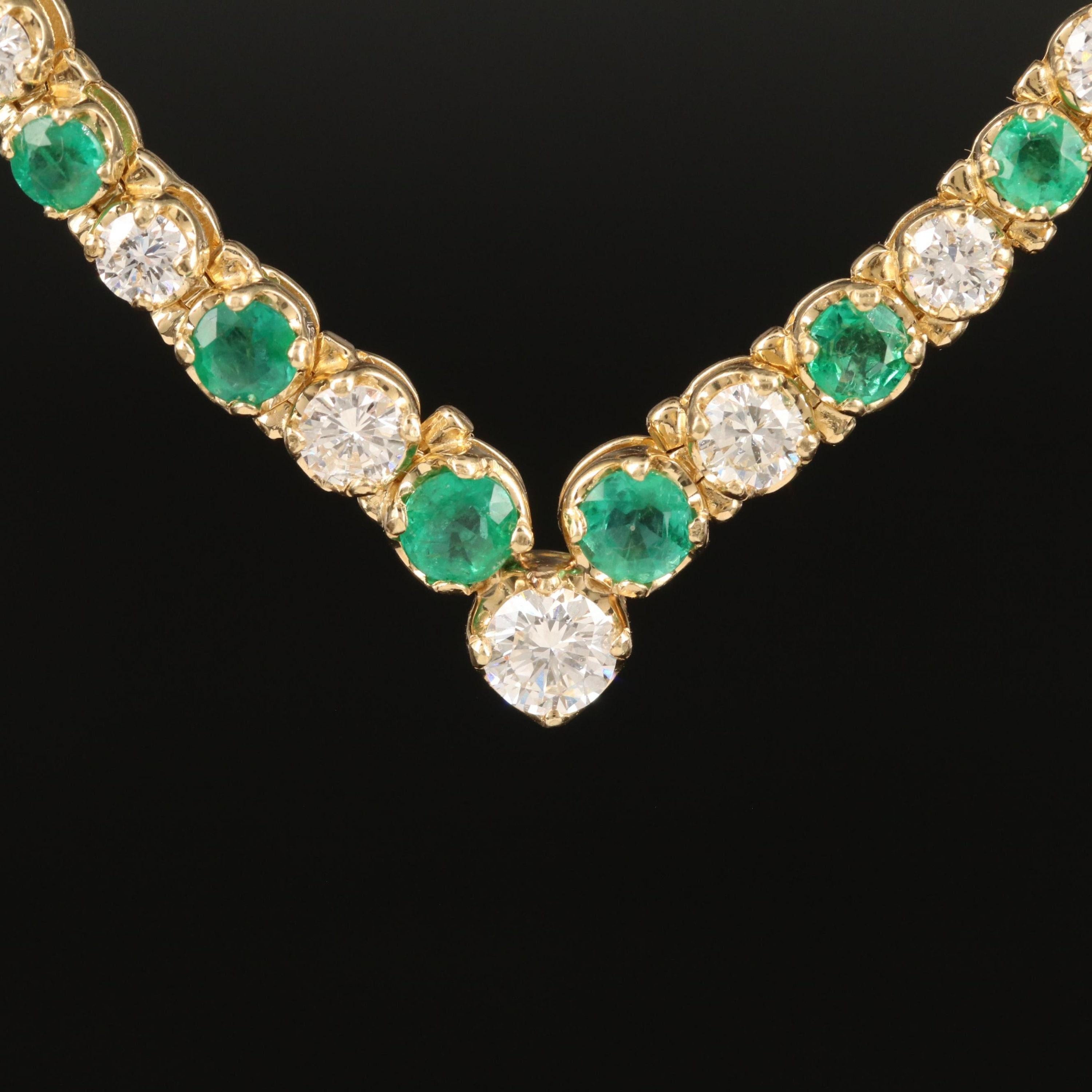 Unique Round Cut Emerald Diamonds Chevron Necklace, - Natural Emerald Diamond Gold Necklace, Vintage Diamond Gold Necklace For Her
 
 Item Description
 → Handmade, Made to order
 → Material: SOLID 18K/18K GOLD
 
 
 Stone Details
 
 → Primary