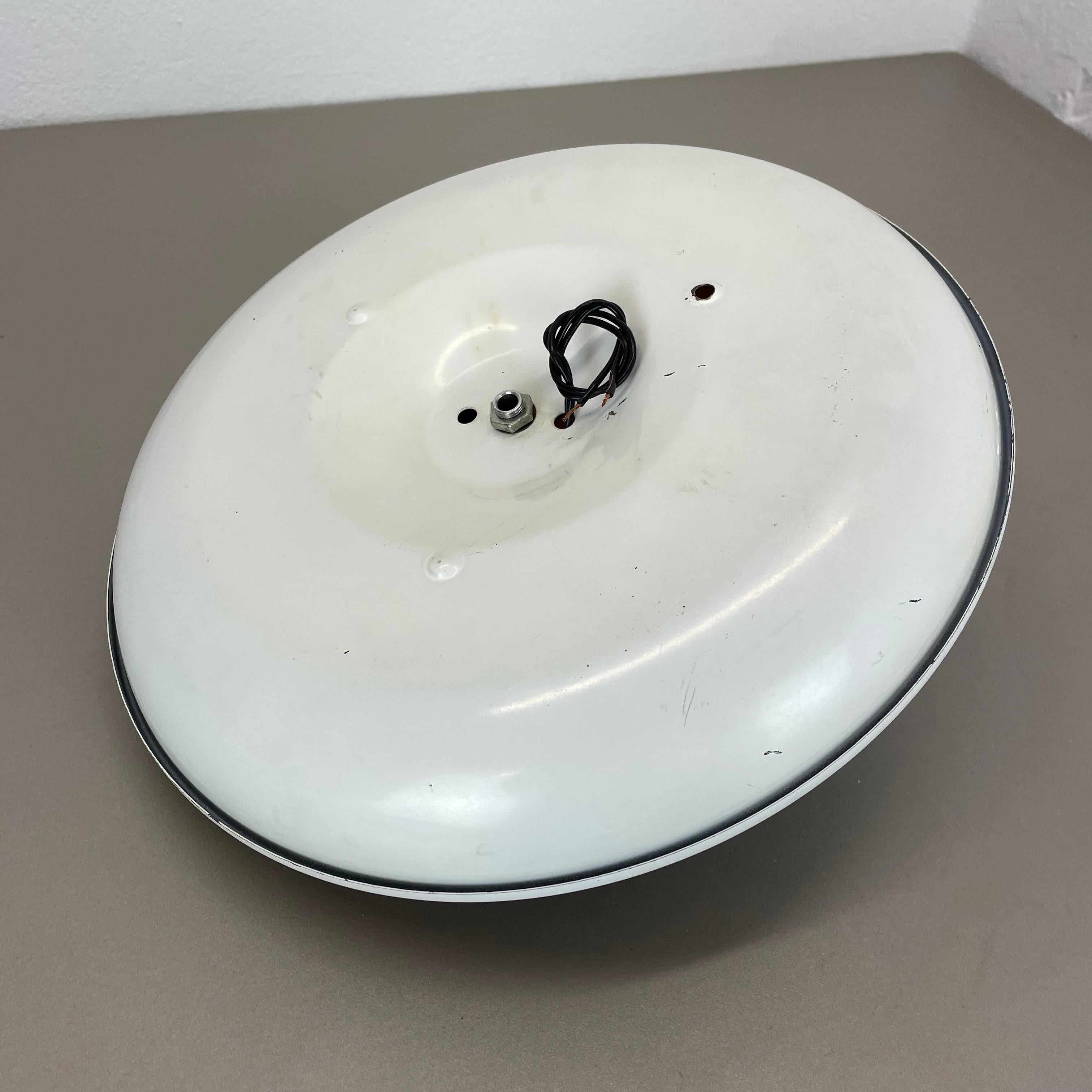 unique métal rond Gino Sarfatti Style Ceiling Wall Light Flushmount Italie 1950s en vente 13