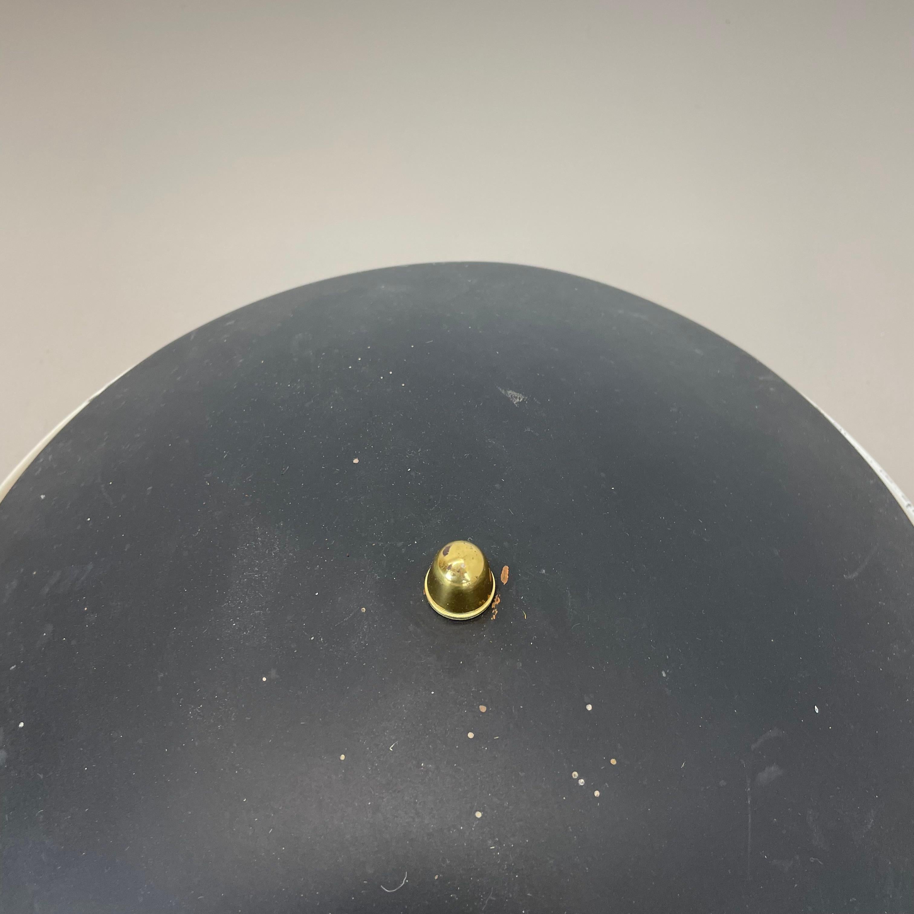 Métal unique métal rond Gino Sarfatti Style Ceiling Wall Light Flushmount Italie 1950s en vente
