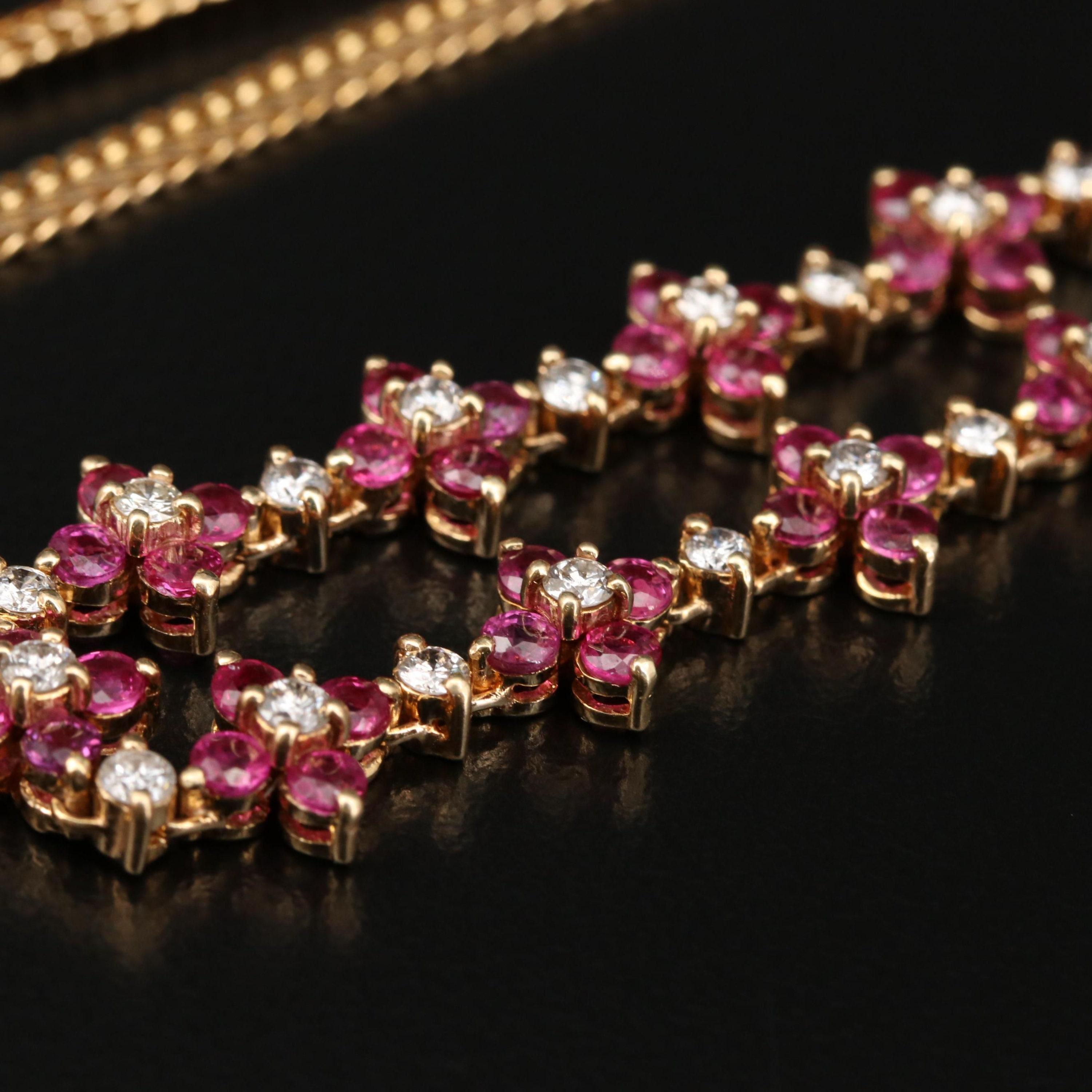 Einzigartige runde Rubin-Diamanten-Halskette, 18 Karat Gelbgold Damen im Angebot