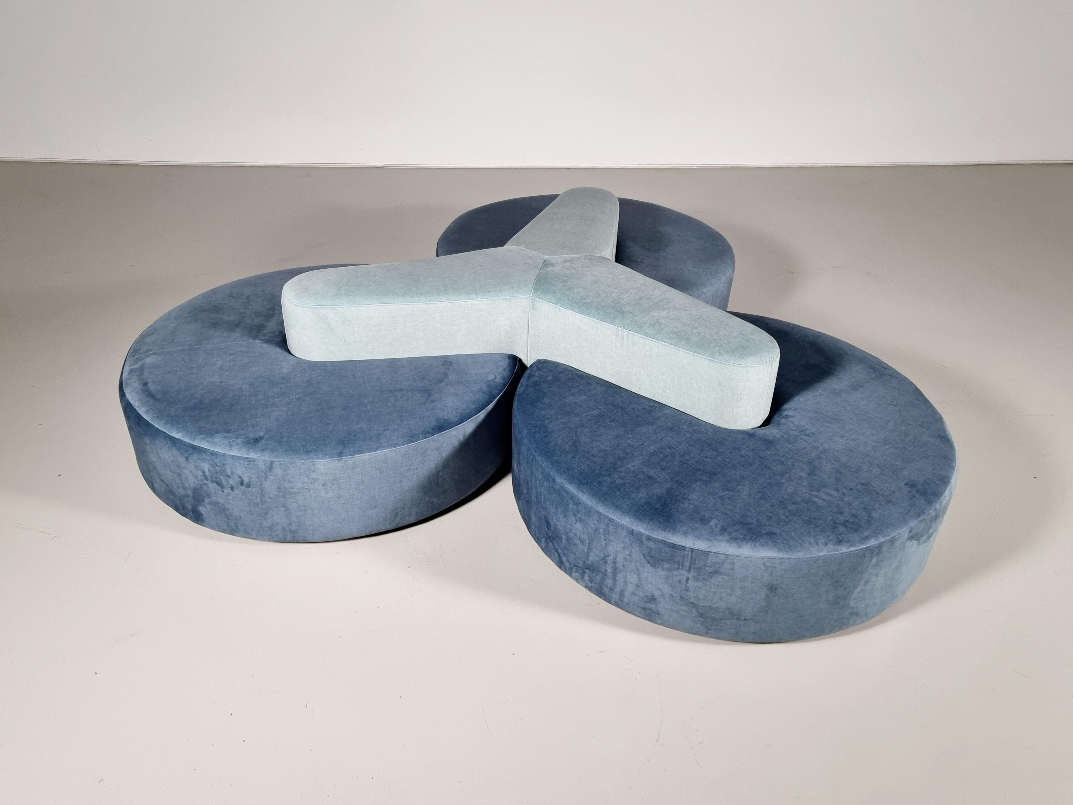 Mid-Century Modern Unique Round Sofa in Blue and Green Made by Seltz Furniture, 1970s