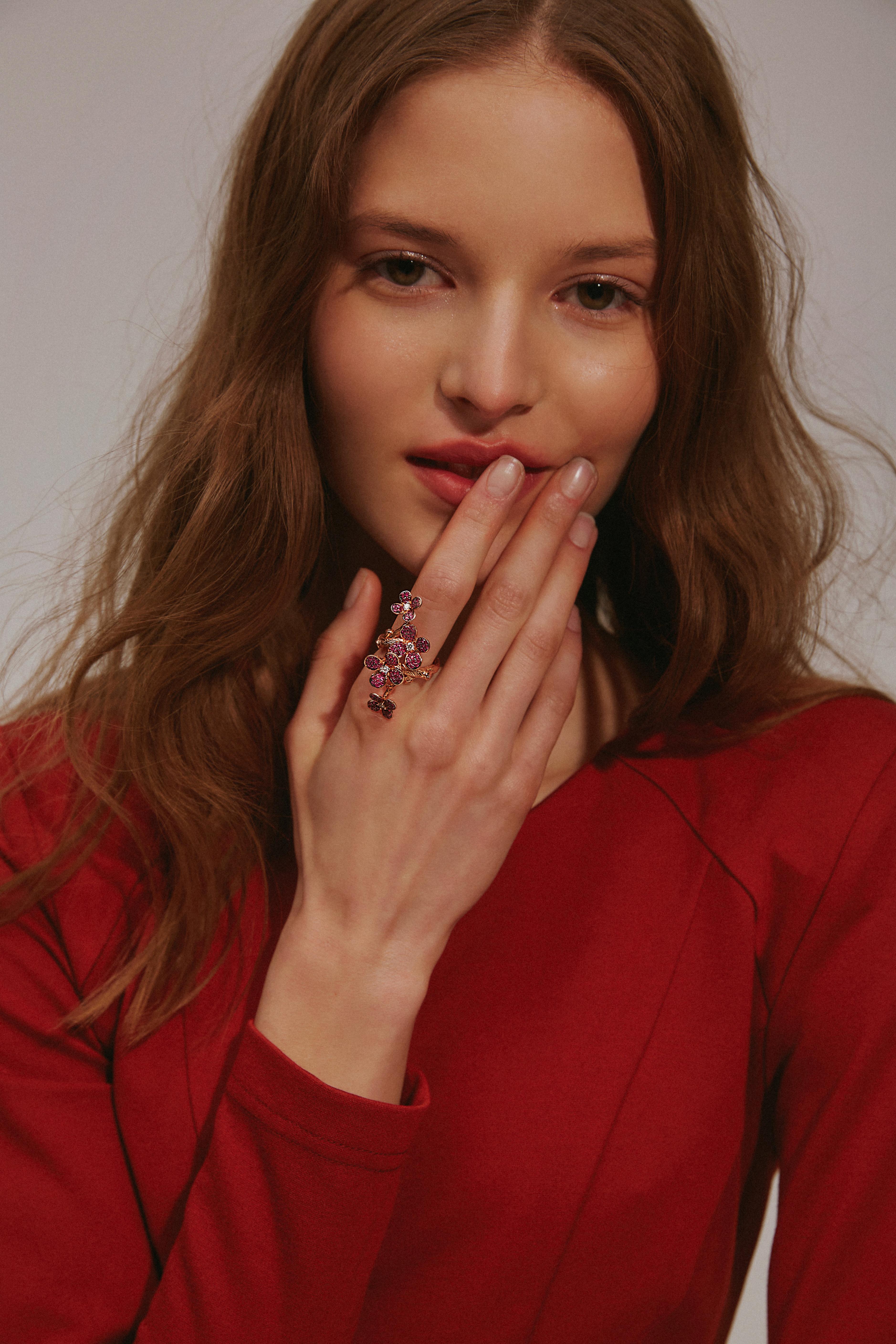 Einzigartiger Rubin-Weiß-Diamant-Roségold-Bandring für Sie im Angebot 1