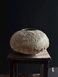 Jarrón rústico beige único de Maria Loram