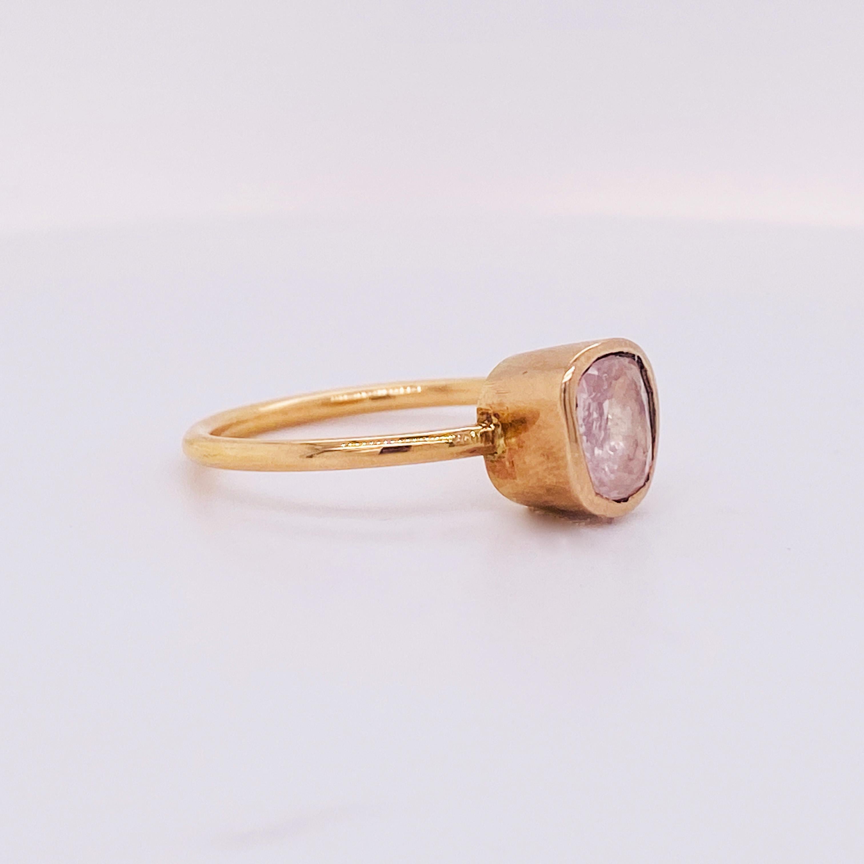 Contemporary Unique Rustic Pink Sapphire Bezel Solitaire Ring 1.53 Carats in 18k Rose Gold Lv For Sale