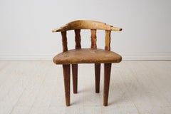 Silla rústica única de arte popular primitivo del norte de Suecia en pino macizo