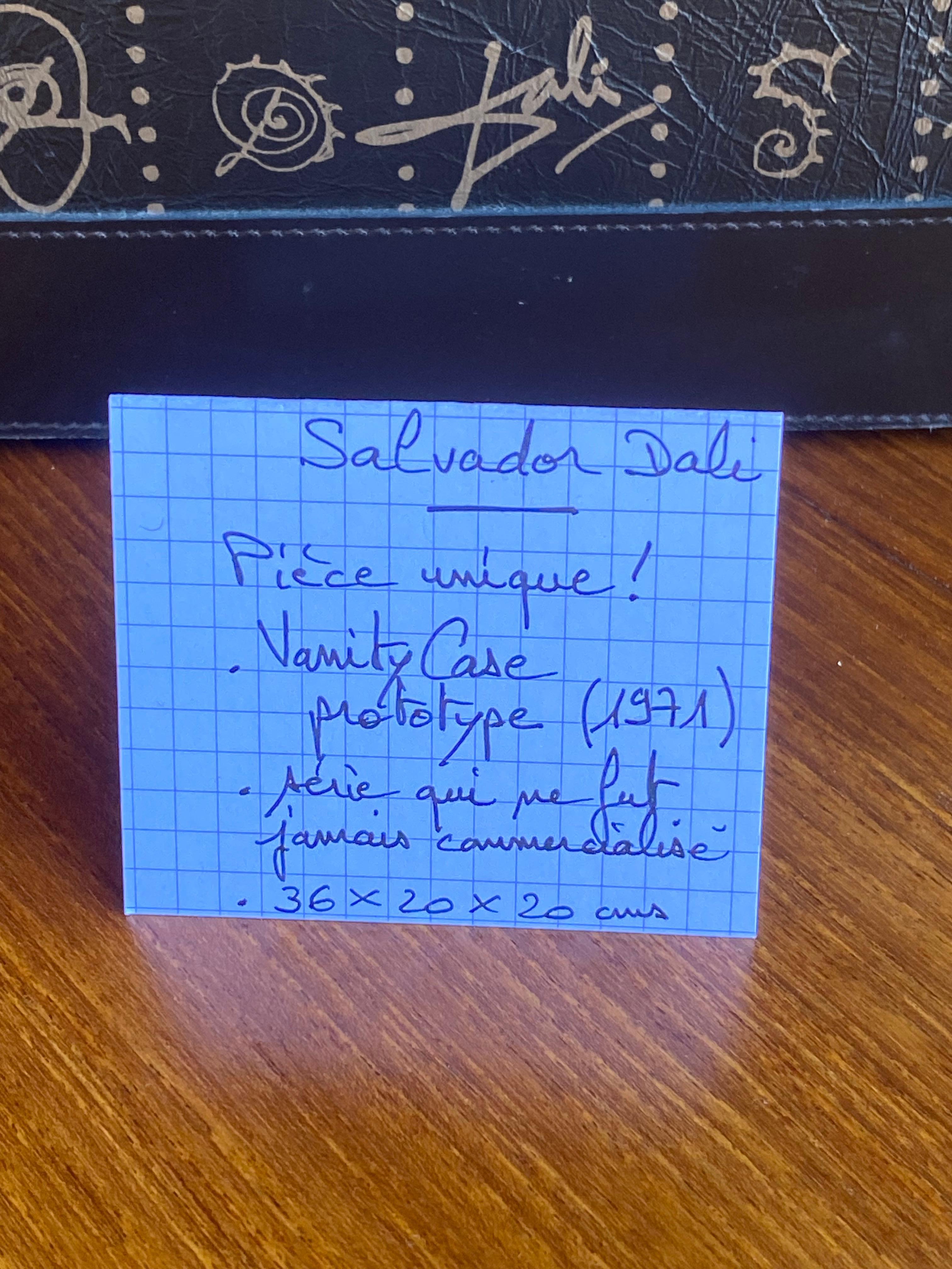 Único Salvador DALI (1904-1989) & E.G.I Francia VANITY CASE en venta 4