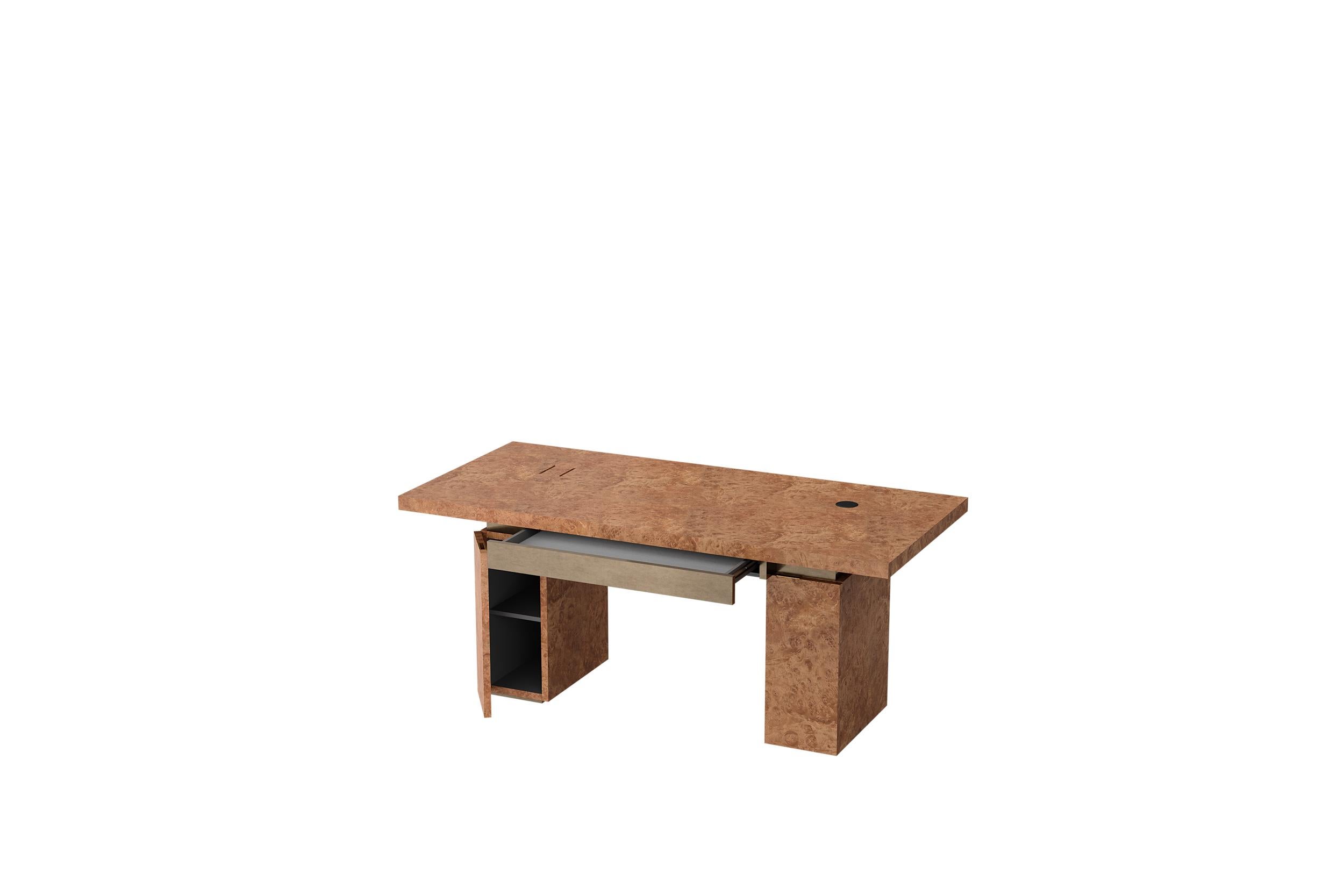Italiano Scrivania in Wood Wood con dettagli in metallo e bronzo di Ultramobili in vendita