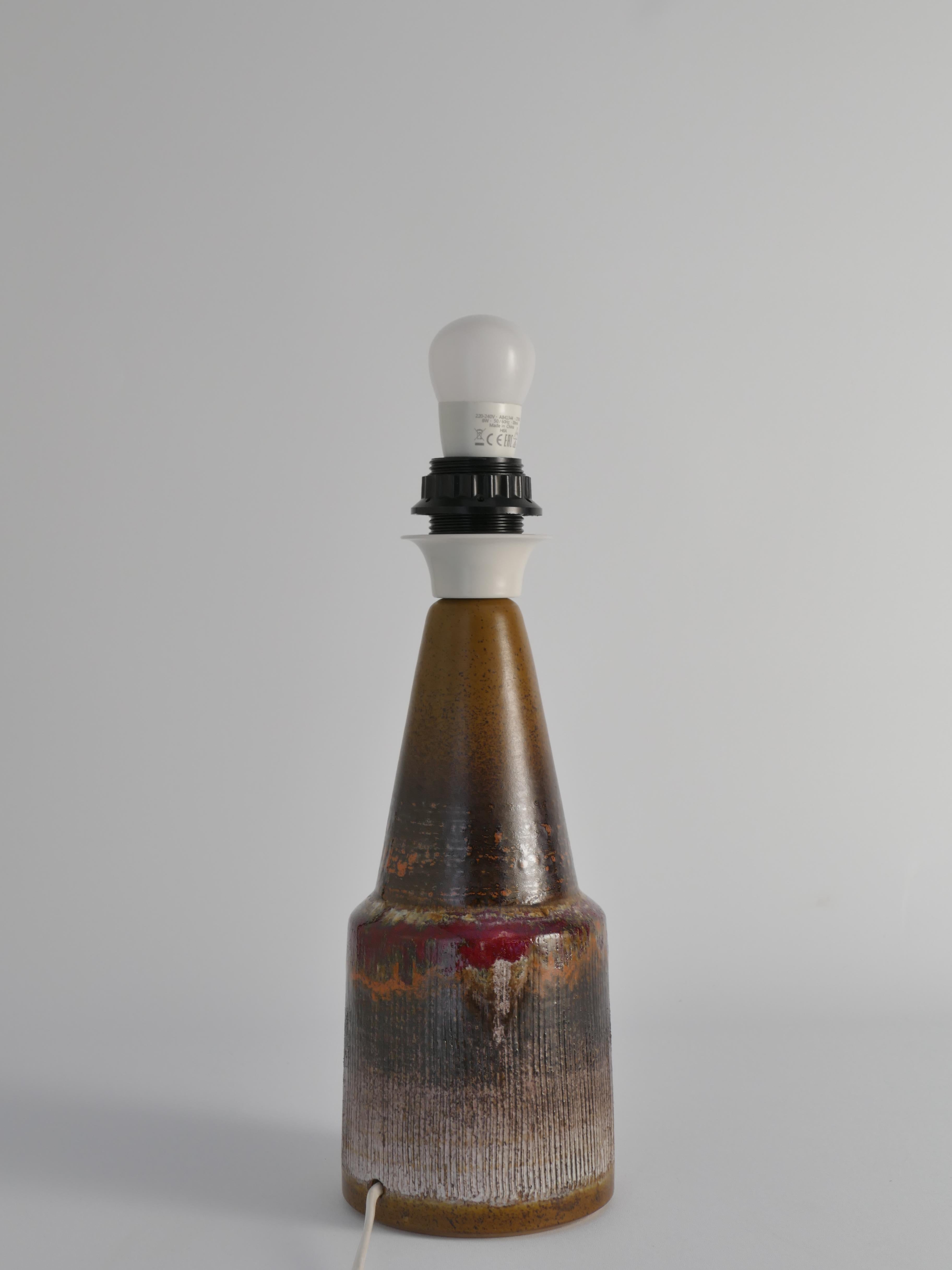 Einzigartige skandinavische moderne brutalistische Keramik-Tischlampe aus Keramik von Tilgmans, Schweden im Zustand „Gut“ im Angebot in Grythyttan, SE