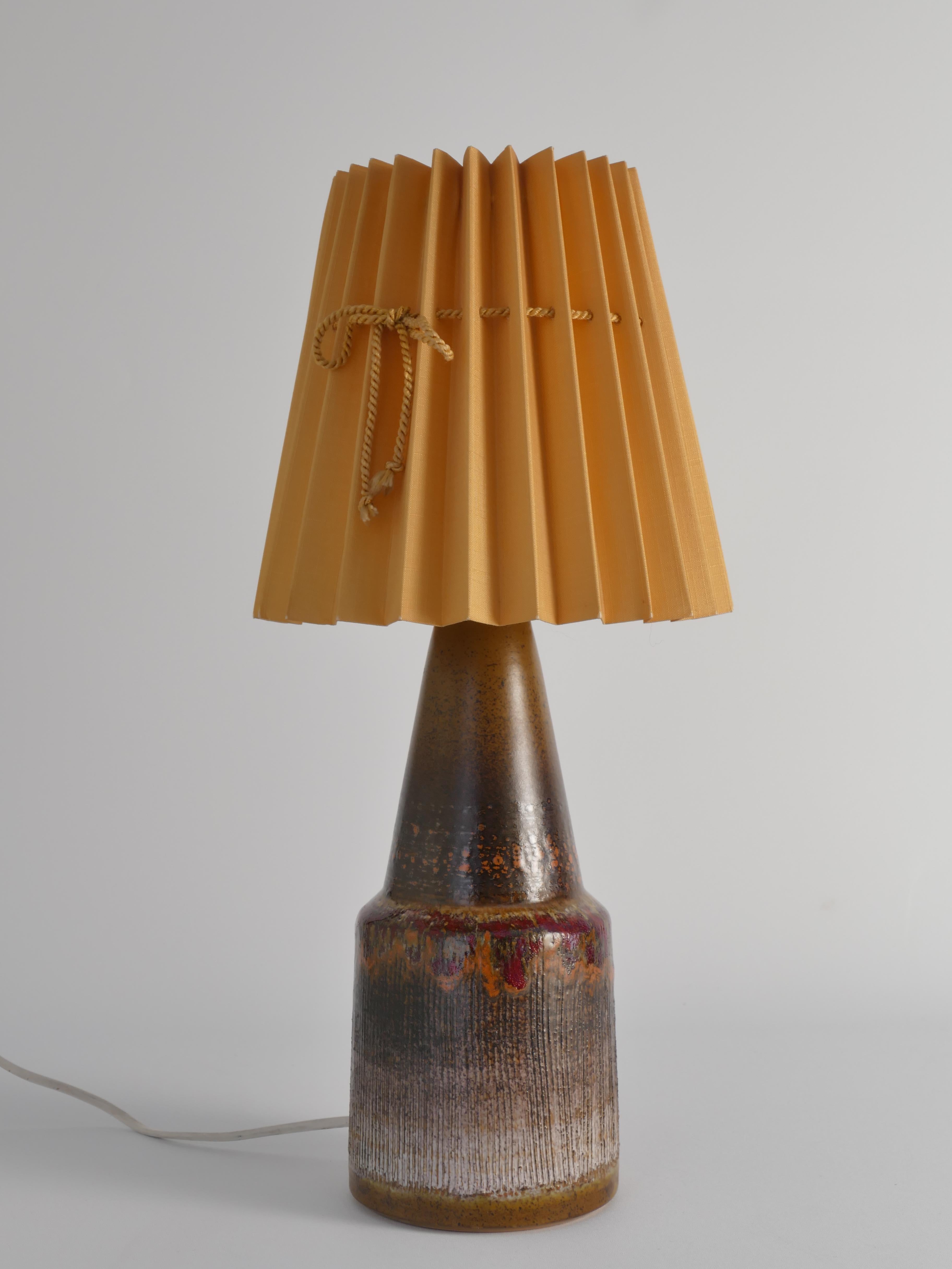 Einzigartige skandinavische moderne brutalistische Keramik-Tischlampe aus Keramik von Tilgmans, Schweden im Angebot 1