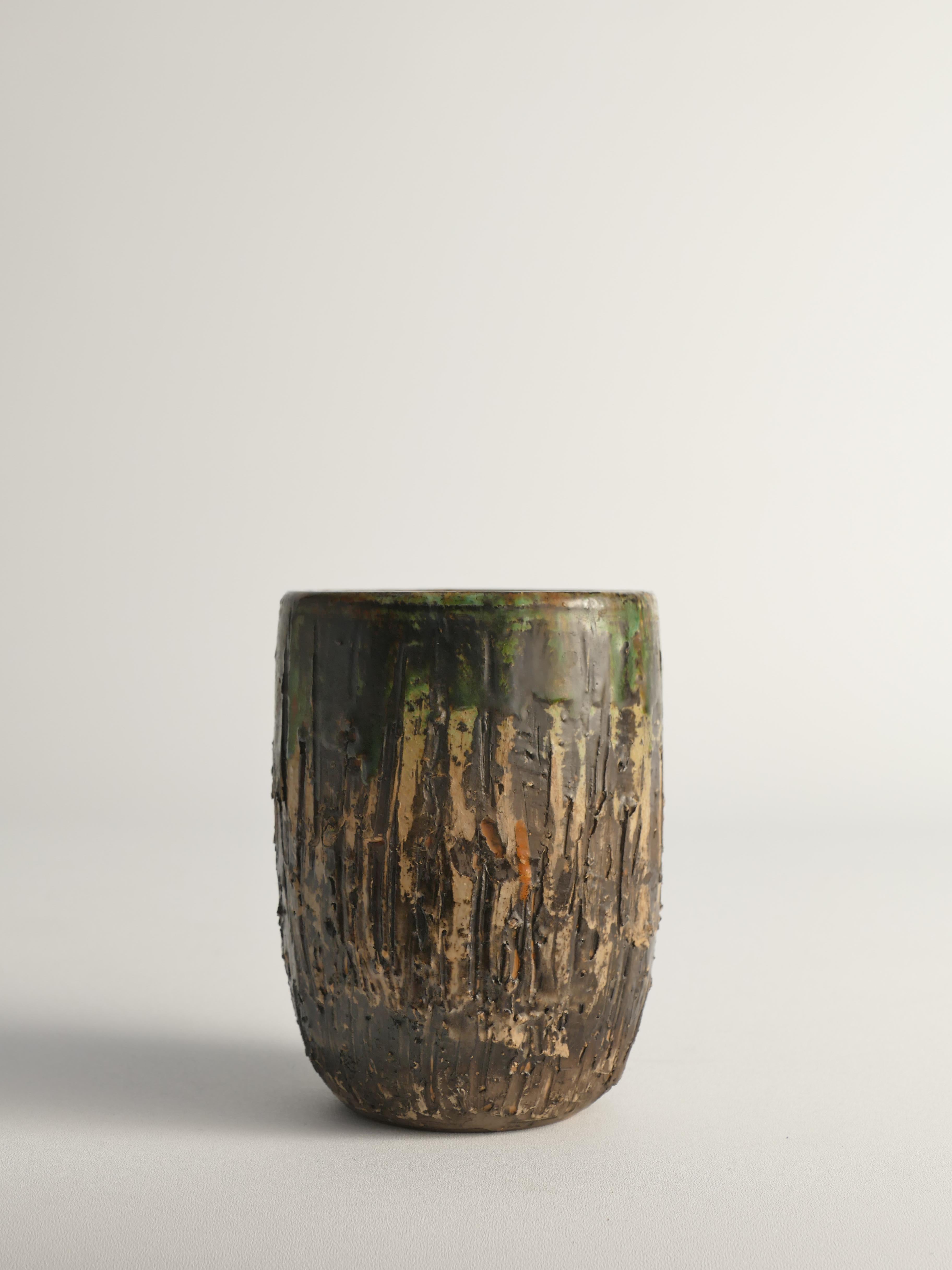 Einzigartige skandinavische moderne brutalistische Steingutvase aus Steingut von Tilgmans, Schweden 1960er Jahre im Angebot 3