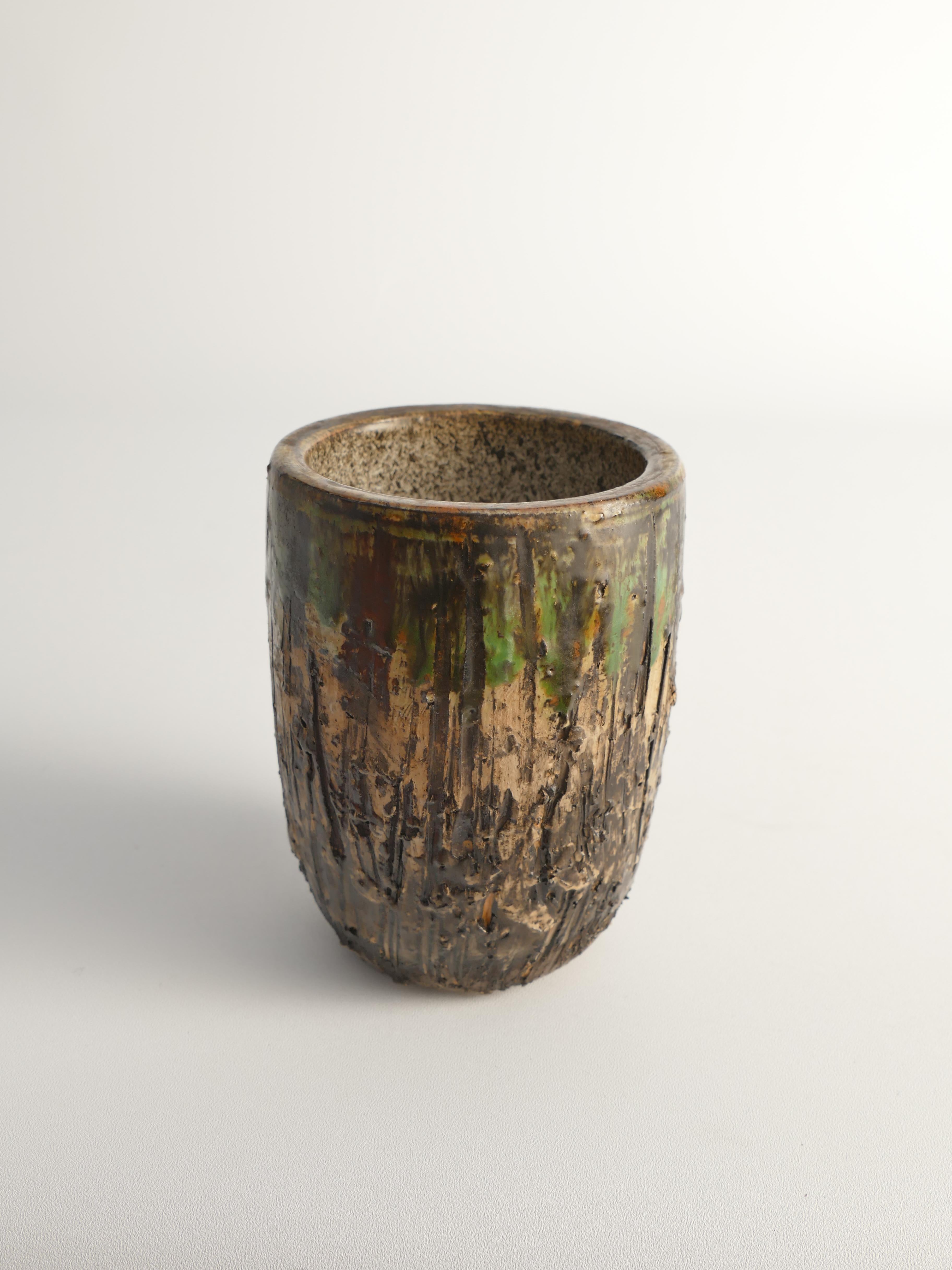 Einzigartige skandinavische moderne brutalistische Steingutvase aus Steingut von Tilgmans, Schweden 1960er Jahre im Angebot 11