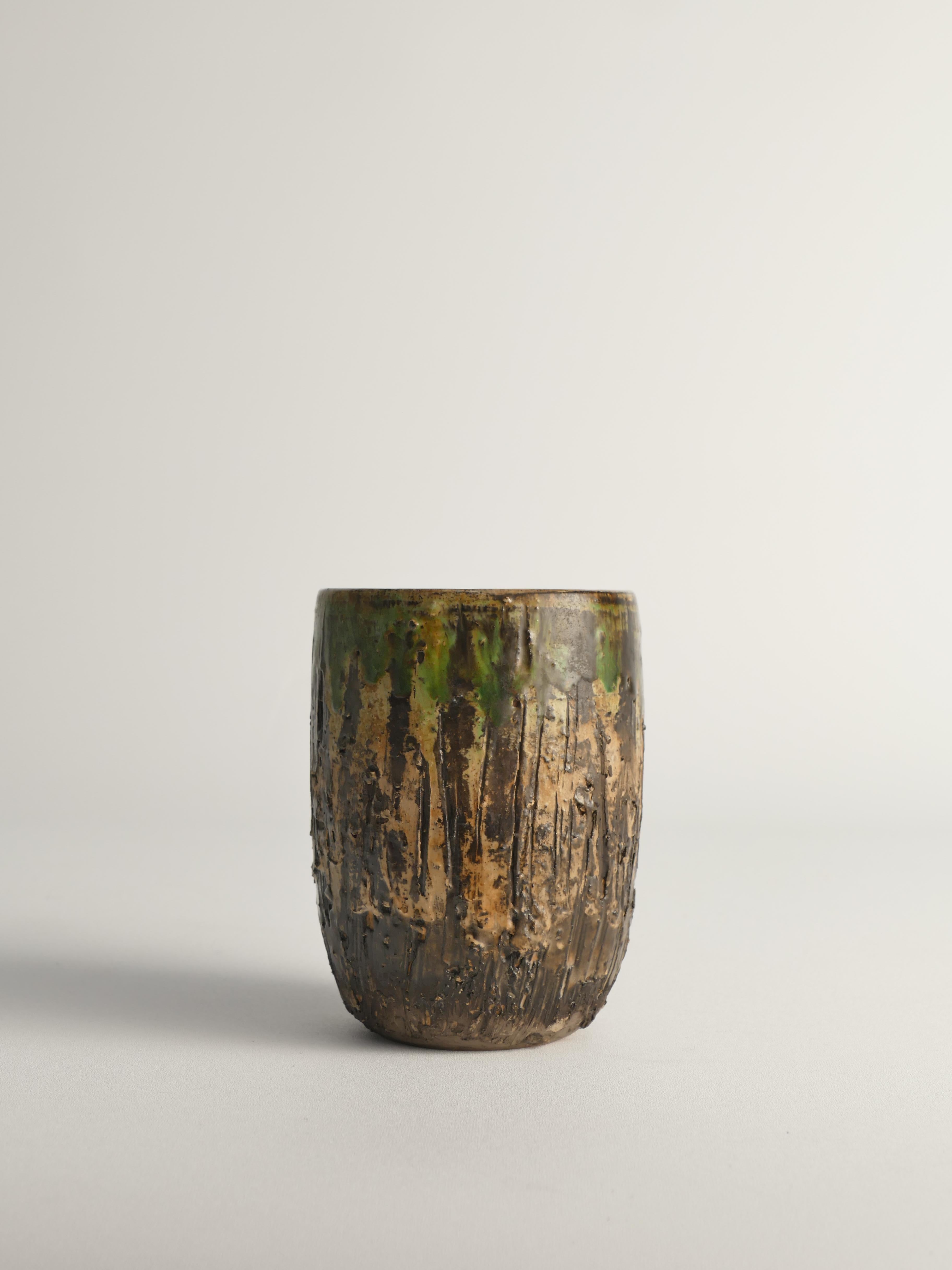 Einzigartige skandinavische moderne brutalistische Steingutvase aus Steingut von Tilgmans, Schweden 1960er Jahre (Skandinavische Moderne) im Angebot