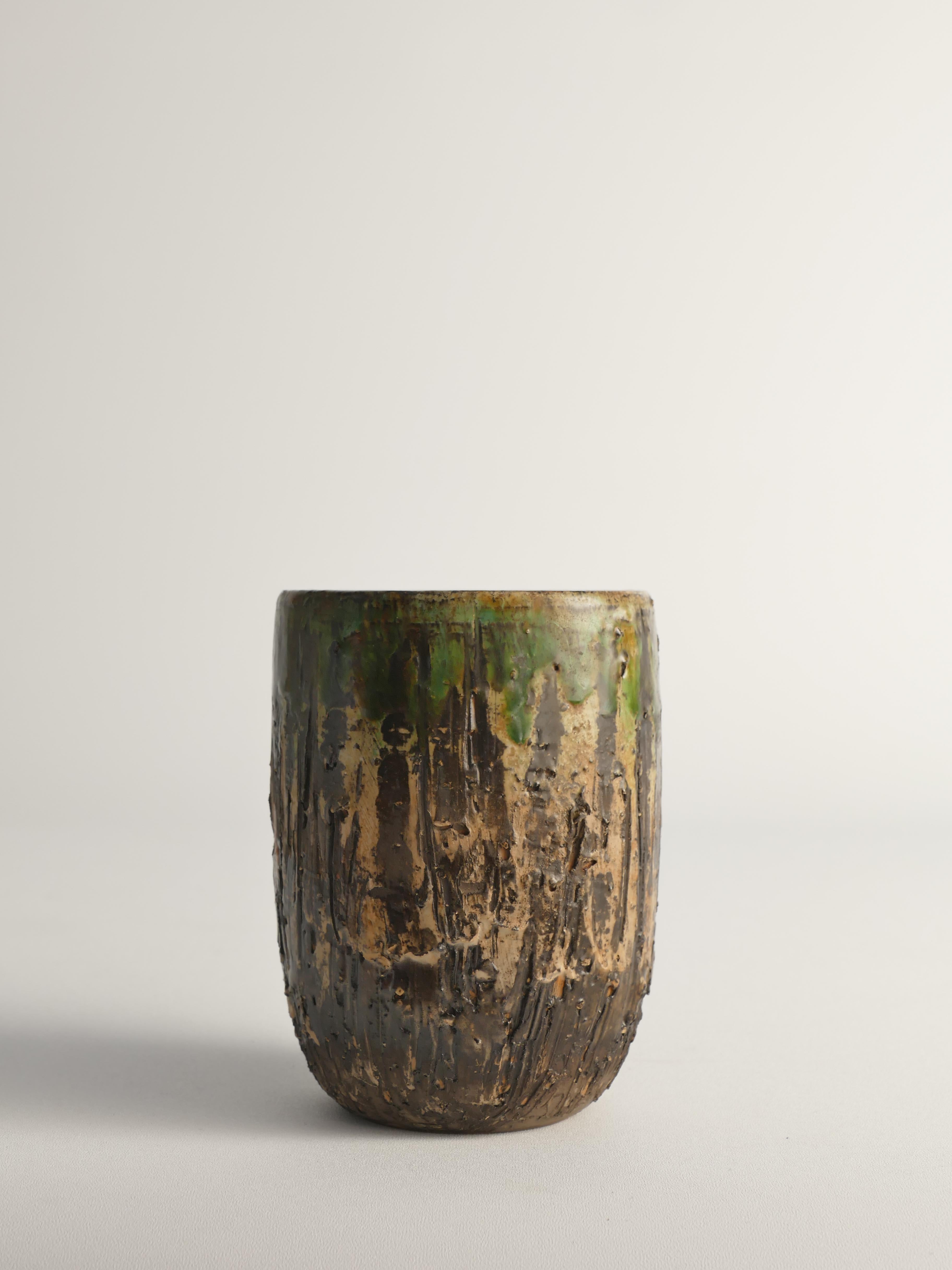 Einzigartige skandinavische moderne brutalistische Steingutvase aus Steingut von Tilgmans, Schweden 1960er Jahre (Mitte des 20. Jahrhunderts) im Angebot