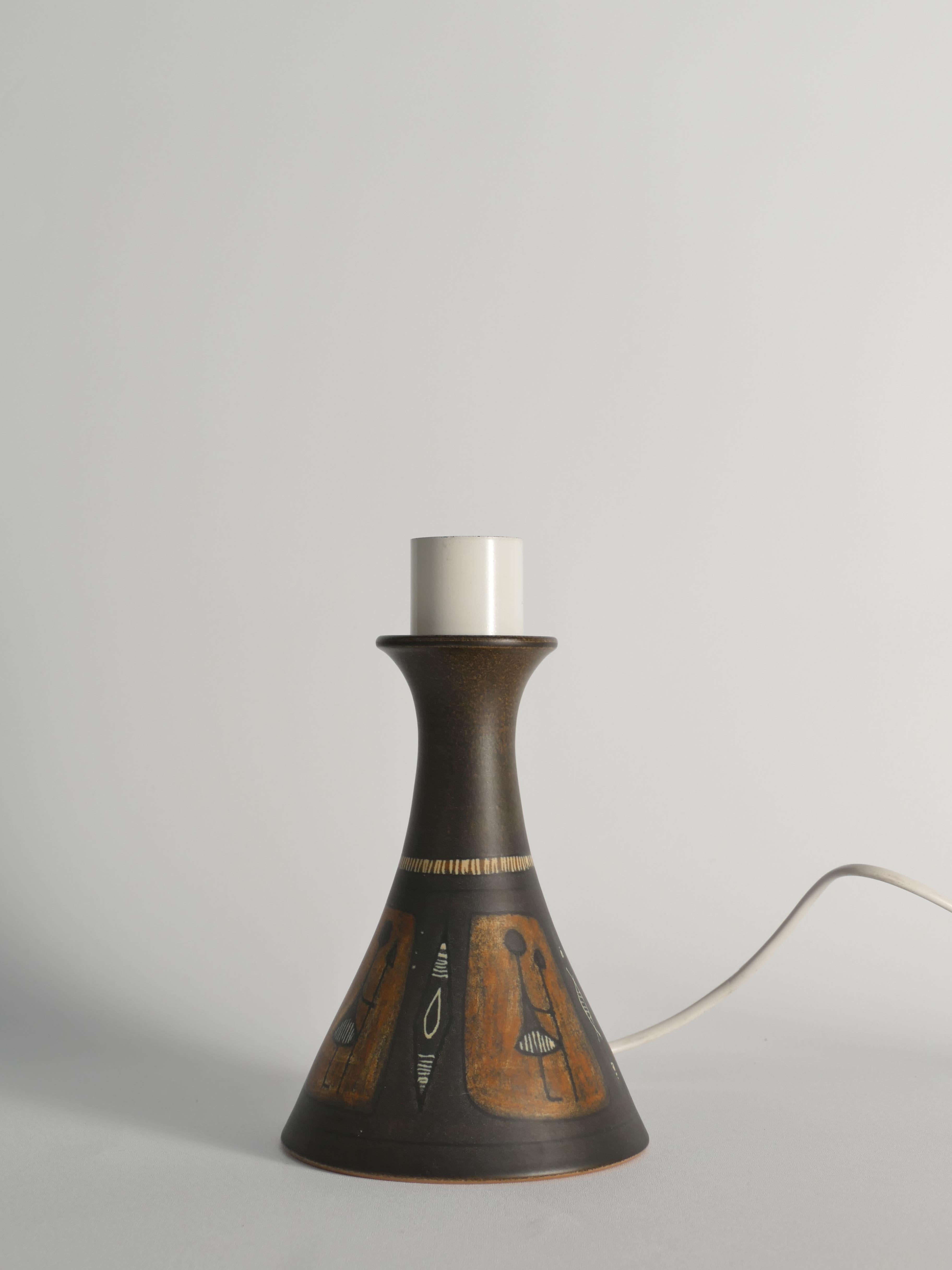 Svedese Lampada da tavolo in ceramica di Munk, Svezia, unica nel suo genere, The Modern Scandinavian Modern. in vendita