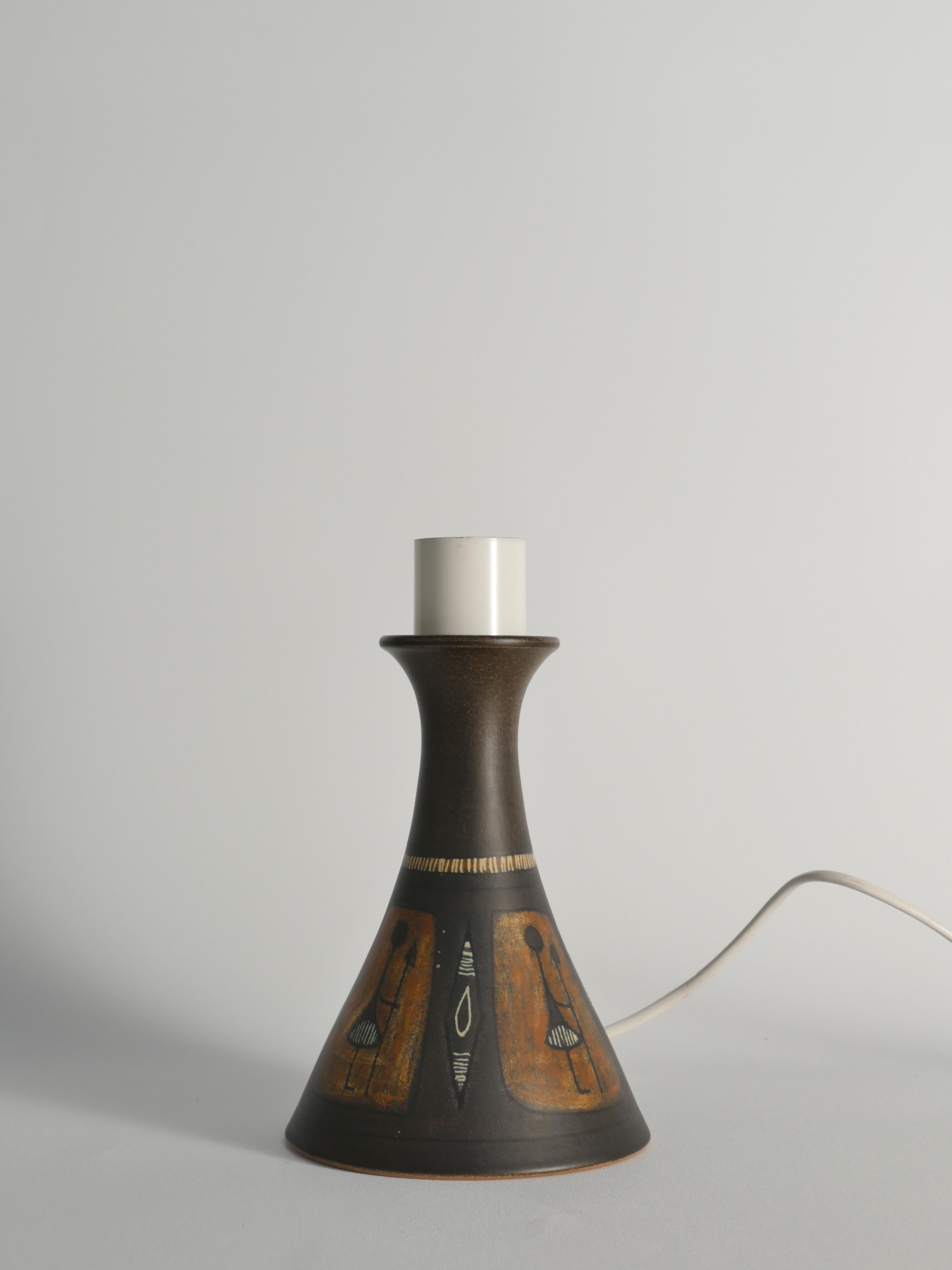 Smaltato Lampada da tavolo in ceramica di Munk, Svezia, unica nel suo genere, The Modern Scandinavian Modern. in vendita