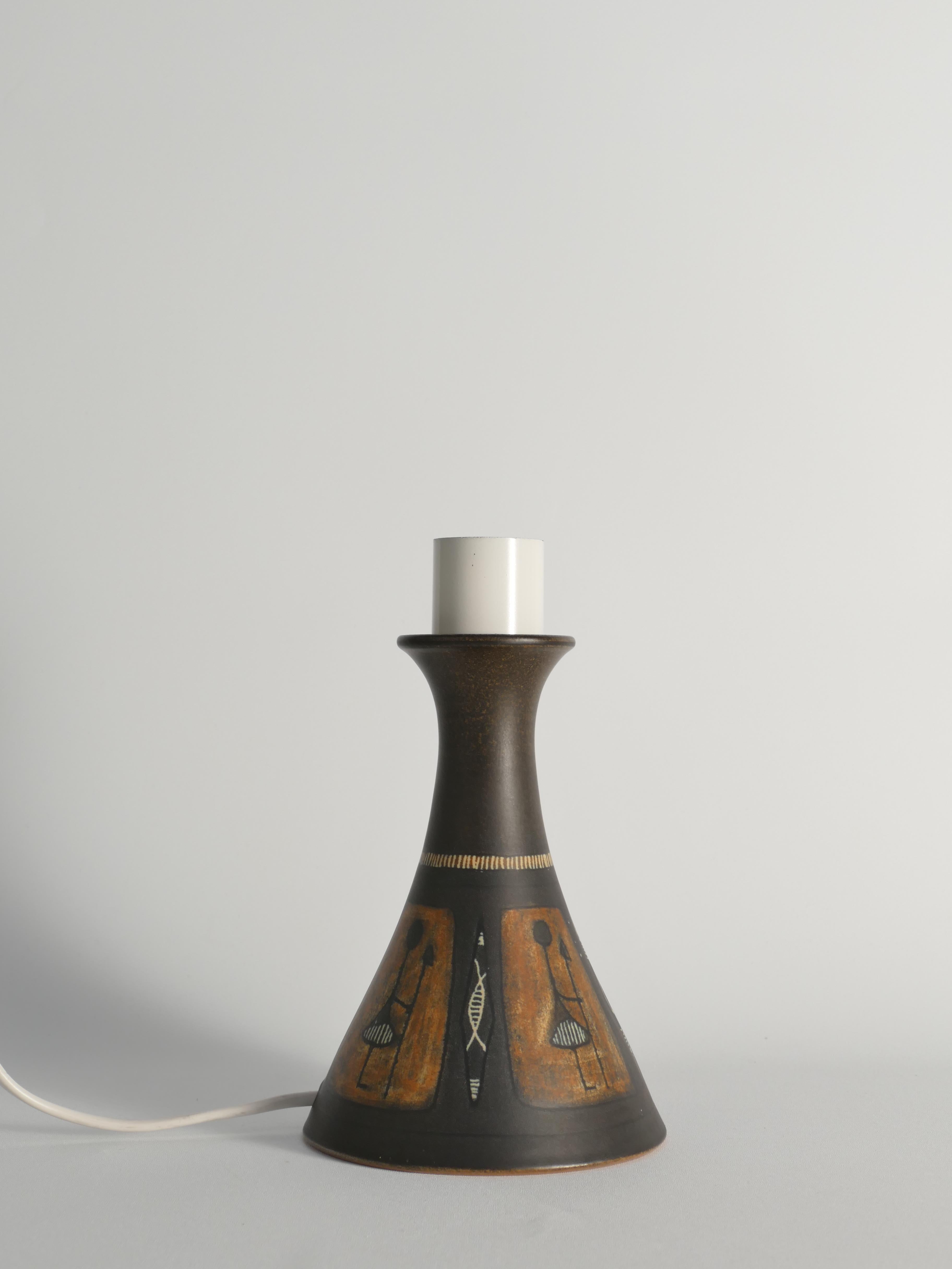 Metà XX secolo Lampada da tavolo in ceramica di Munk, Svezia, unica nel suo genere, The Modern Scandinavian Modern. in vendita