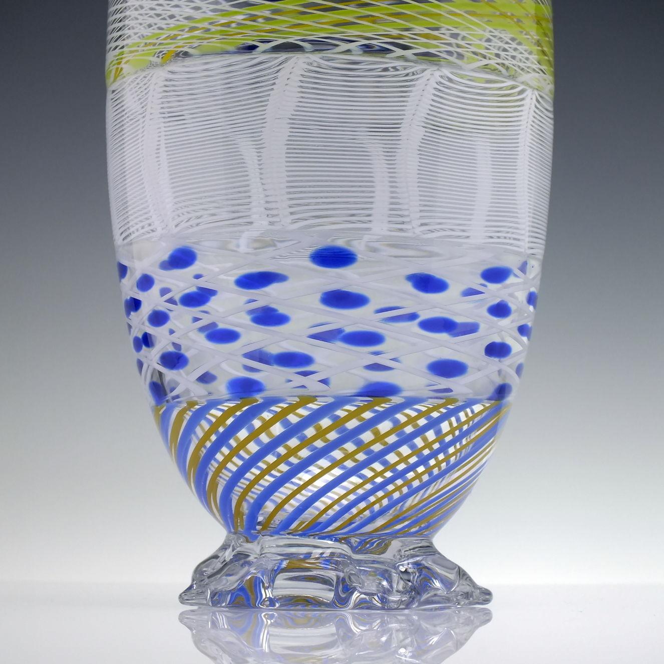 Unique Scottish Mike Hunter Vetro a Reticello Studio Glass Vase For Sale 3