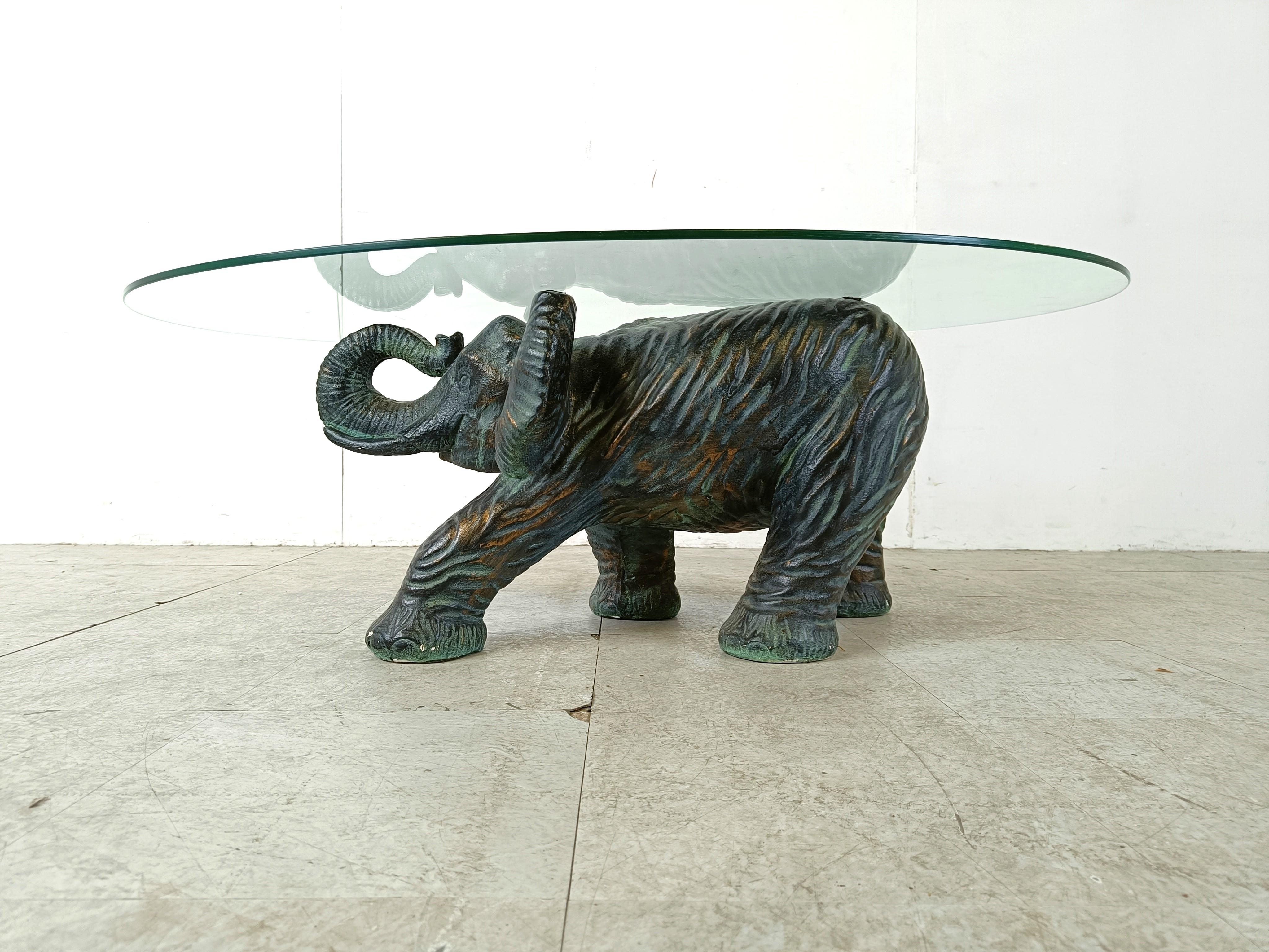 Einzigartiger skulpturaler Elefanten-Couchtisch, 1970er Jahre (Belgisch) im Angebot