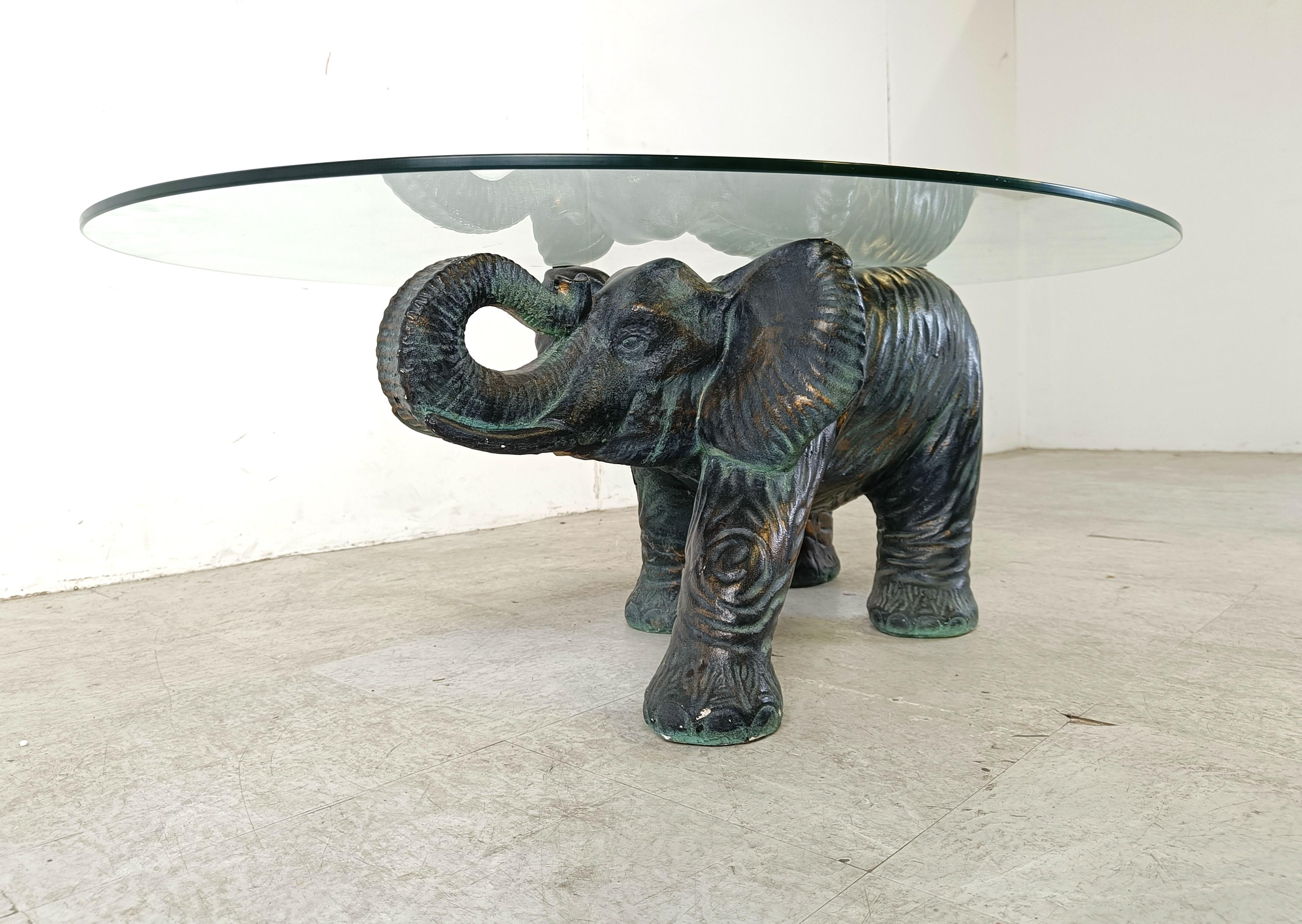 Einzigartiger skulpturaler Elefanten-Couchtisch, 1970er Jahre im Zustand „Gut“ im Angebot in HEVERLEE, BE