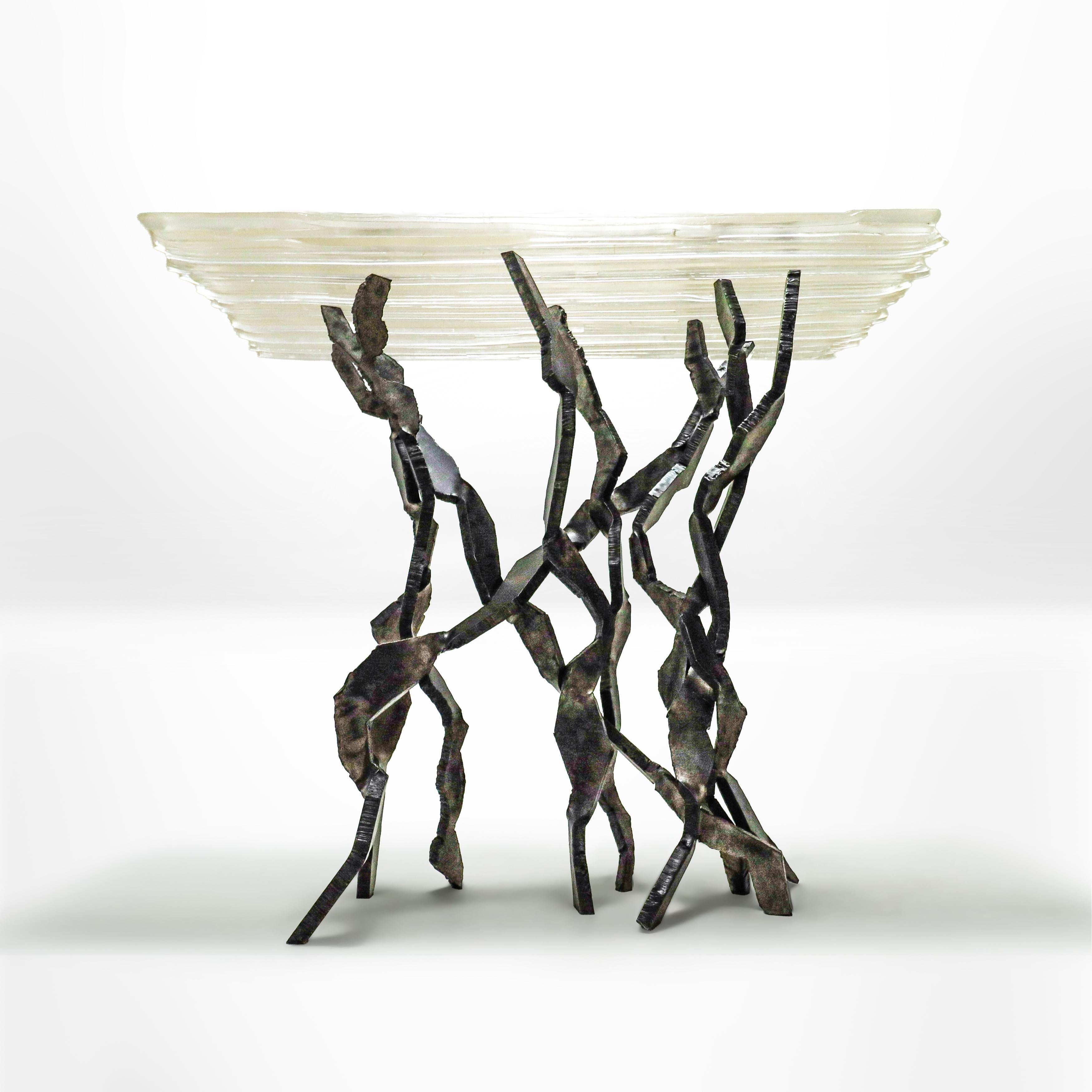 Console sculpturale unique en métal et cristal recouvert de feuilles de platine et d'or blanc. en vente 1