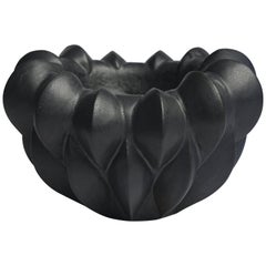 Bol en céramique noir semi-mat unique de Marie Beckman