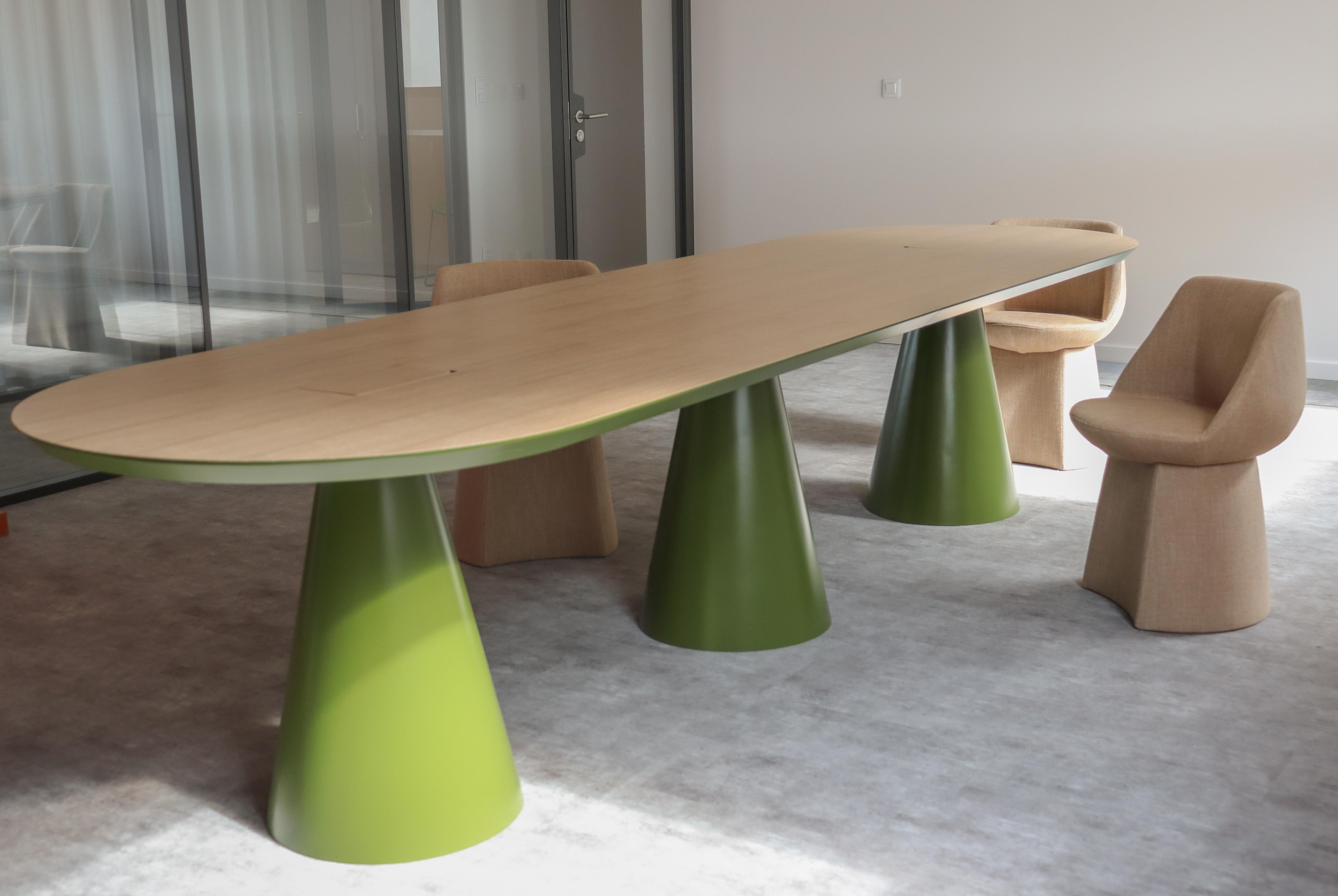 Einzigartiger meeting-Tisch „Senventies“, signiert von Gigi Design (Französisch) im Angebot