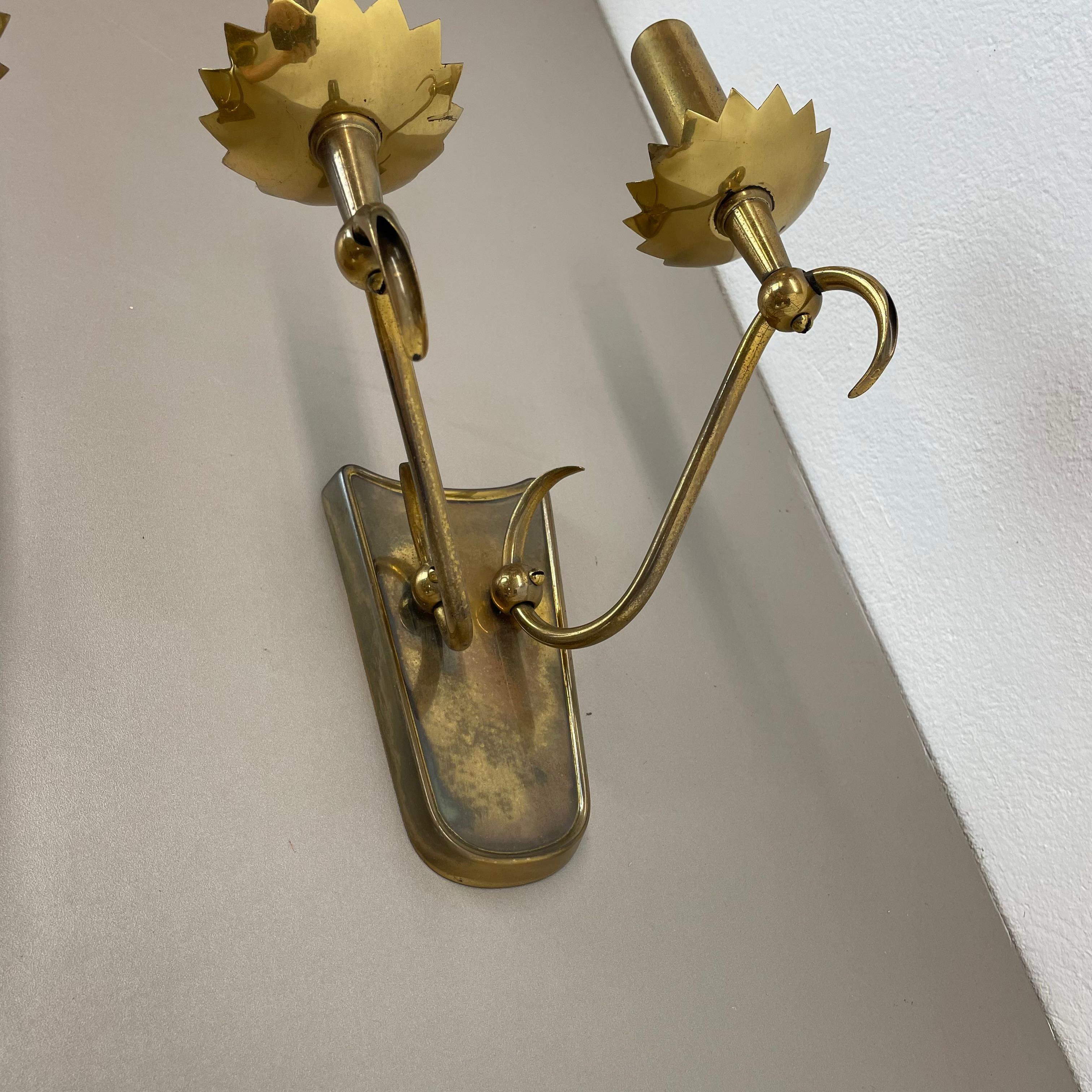 unique set of 2 brass Gio Ponti Style Theatre Wall Light Sconces, Italy, 1950s For Sale 4
