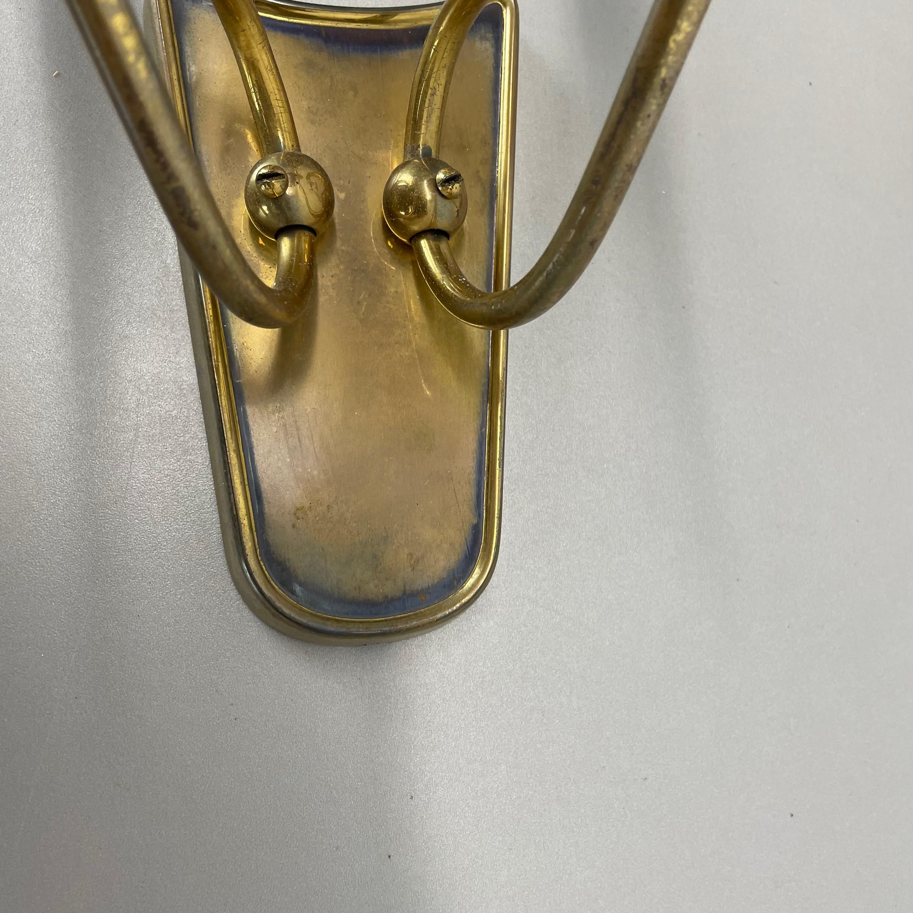 unique set of 2 brass Gio Ponti Style Theatre Wall Light Sconces, Italy, 1950s For Sale 1
