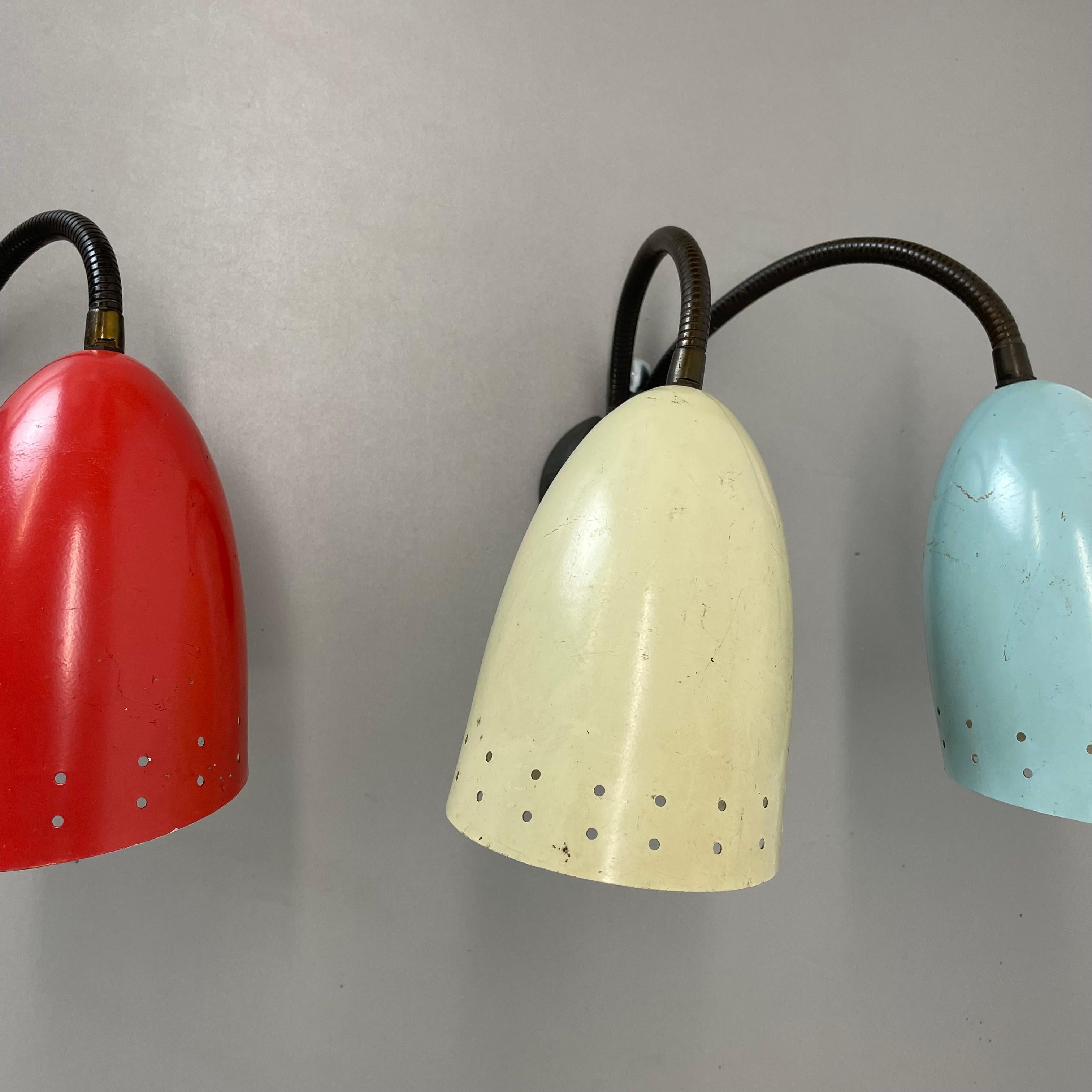 unique set of 2 multicolor Stilnovo Style Theatre Wall Light Sconces, Italy 1950 In Good Condition For Sale In Kirchlengern, DE