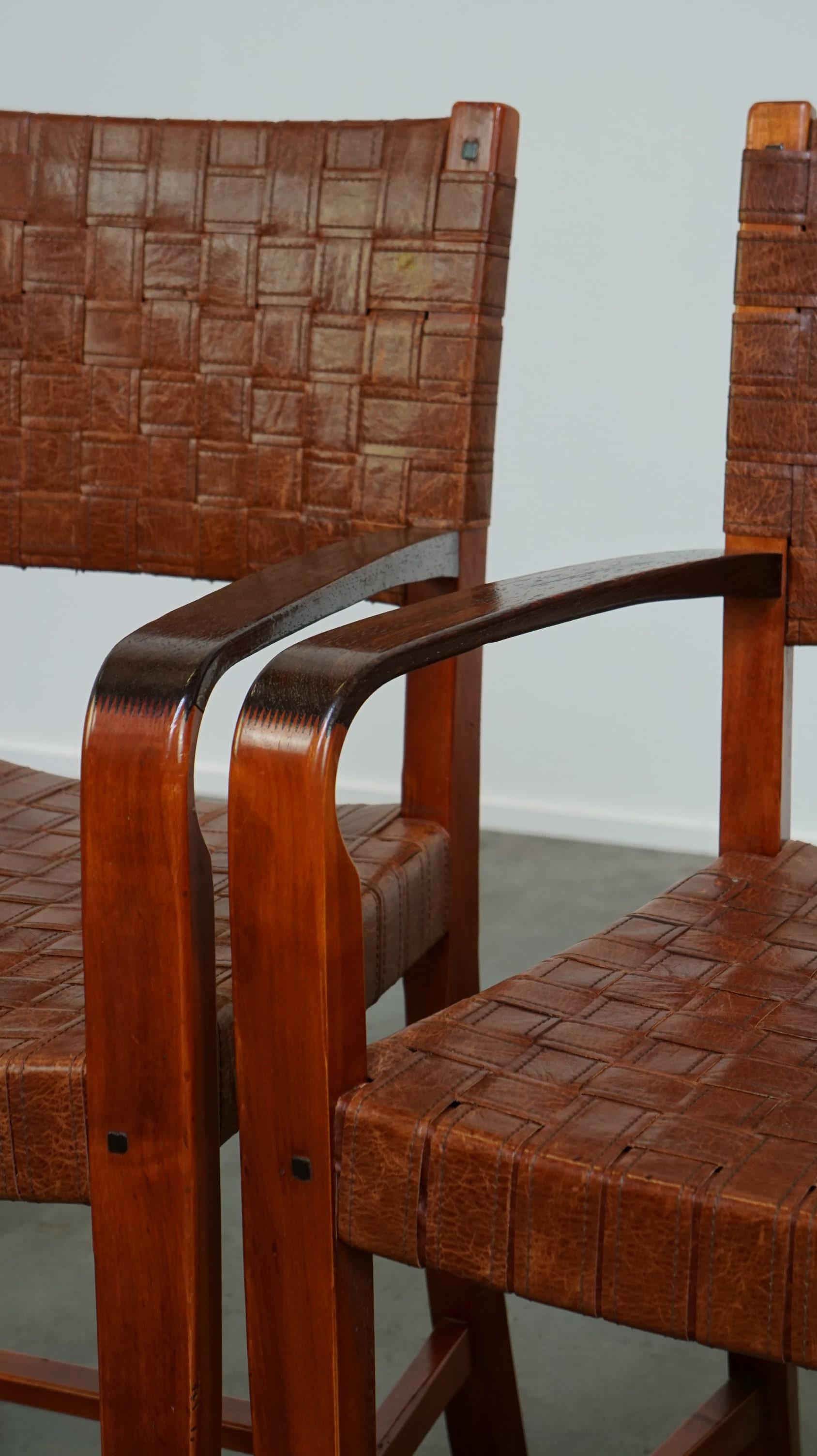 Ensemble unique de 2 chaises shaker au design Schuitema avec sièges en cuir tissé en vente 5