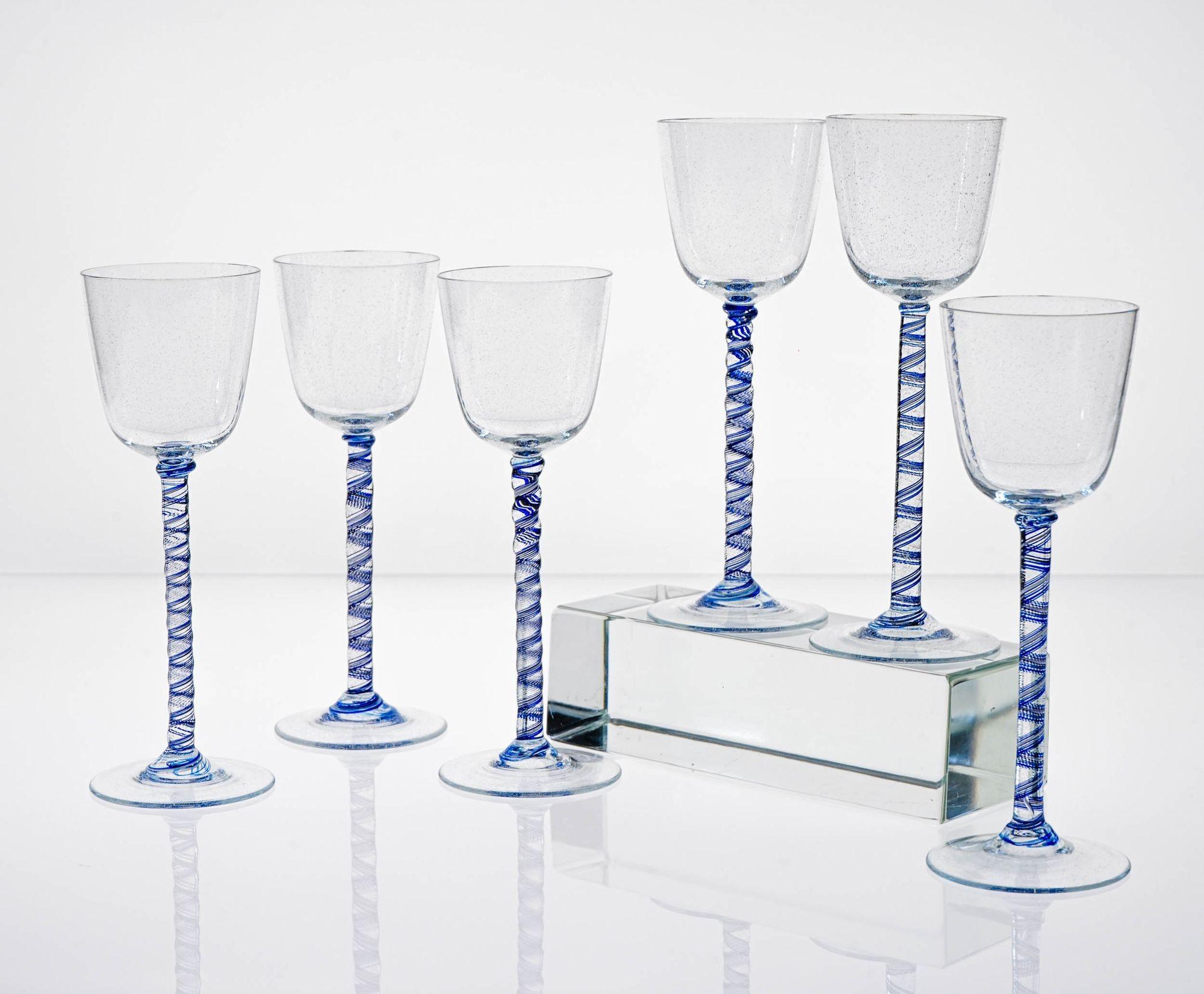 Verre Ensemble unique de 6 tiges torsadées Cenedese, en verre de Murano de couleur cobalt et Pulegoso. Signé en vente