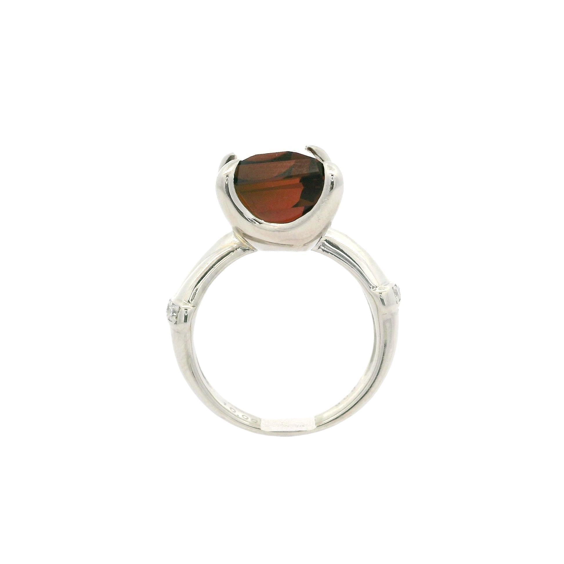 Bague fantaisie de forme unique en platine, tourmaline melon d'eau 10,08 carats et diamants Excellent état - En vente à Montclair, NJ