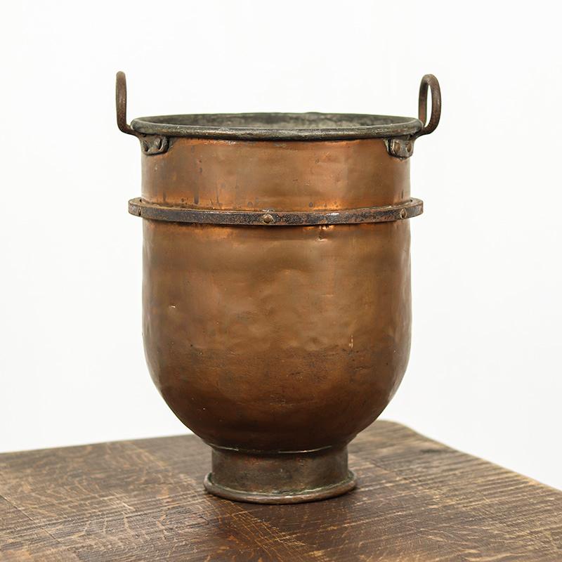 Bollitore / fioriera in rame Wabi Sabi dalla forma unica in vendita 1